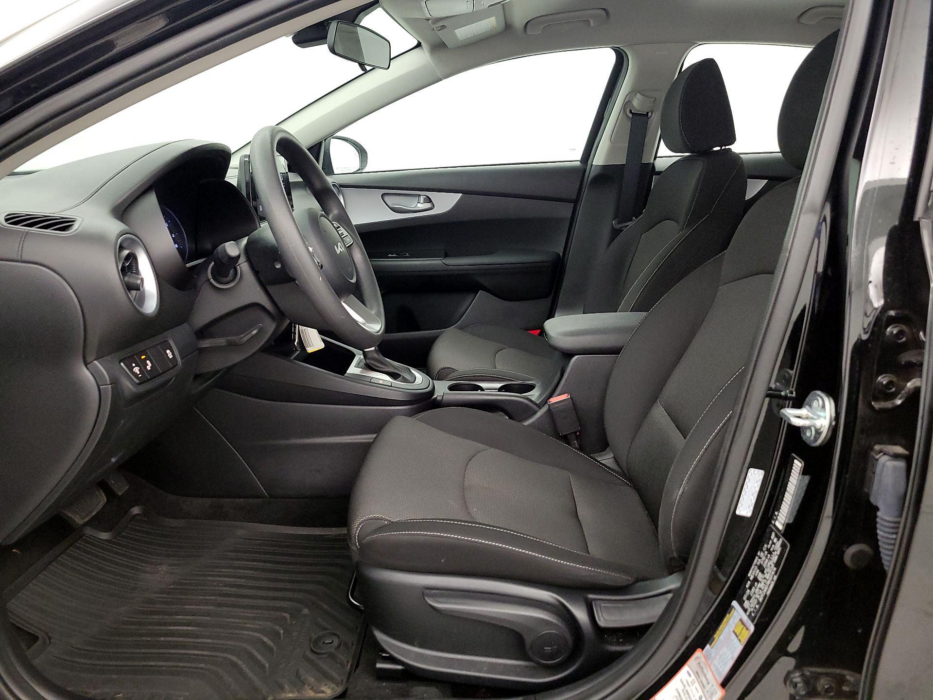 Thumbnail: 2024 Kia Forte - 11