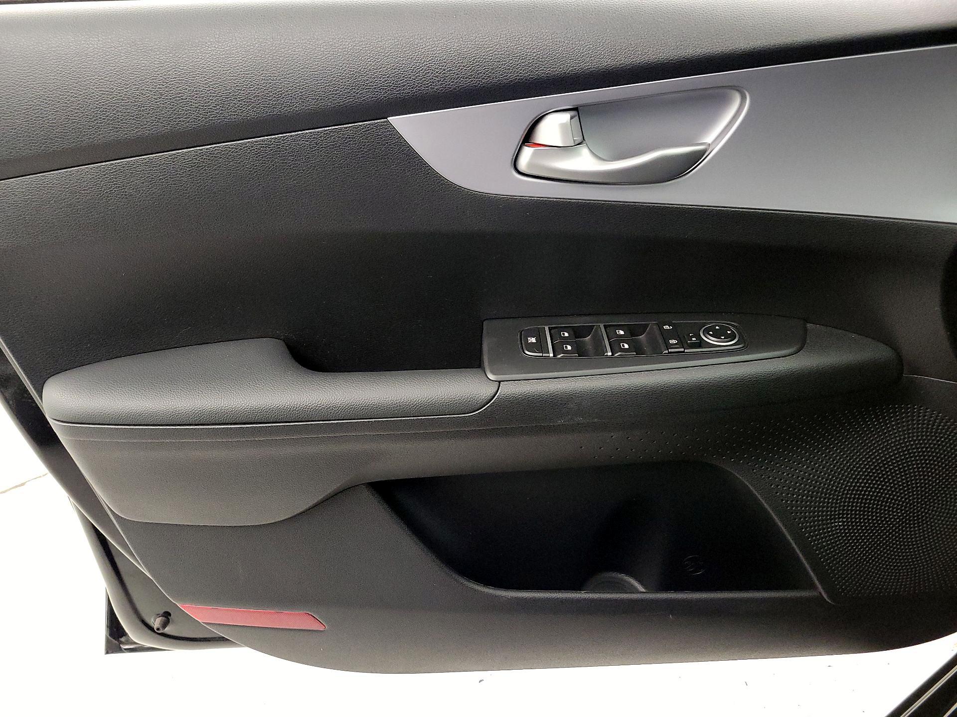 Thumbnail: 2024 Kia Forte - 12