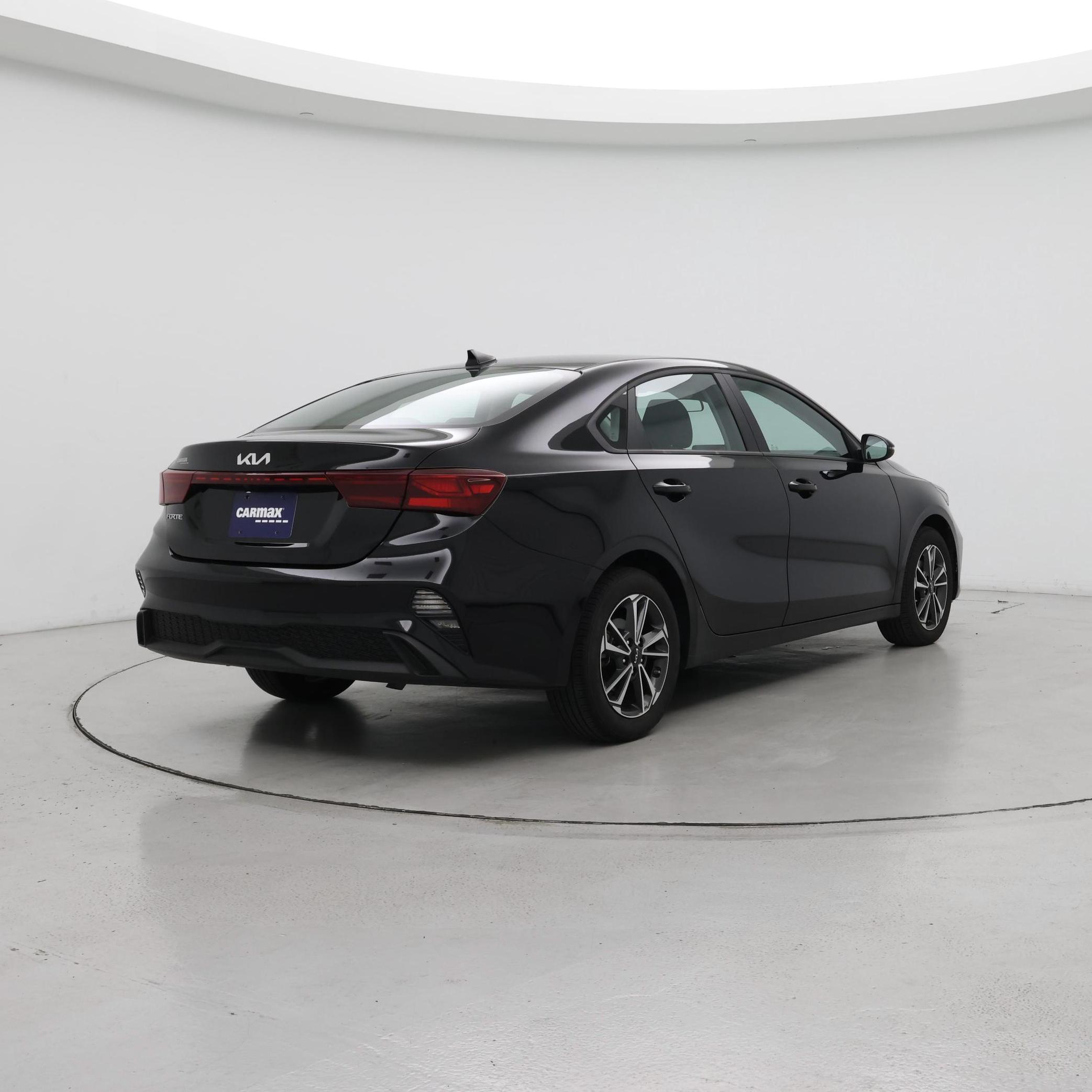 Thumbnail: 2024 Kia Forte - 8
