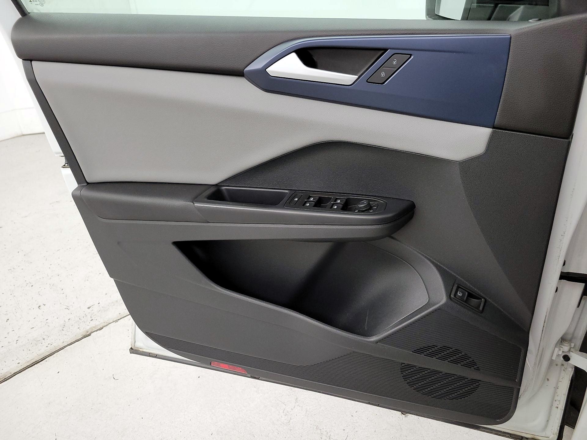 Thumbnail: 2023 Volkswagen Taos - 12