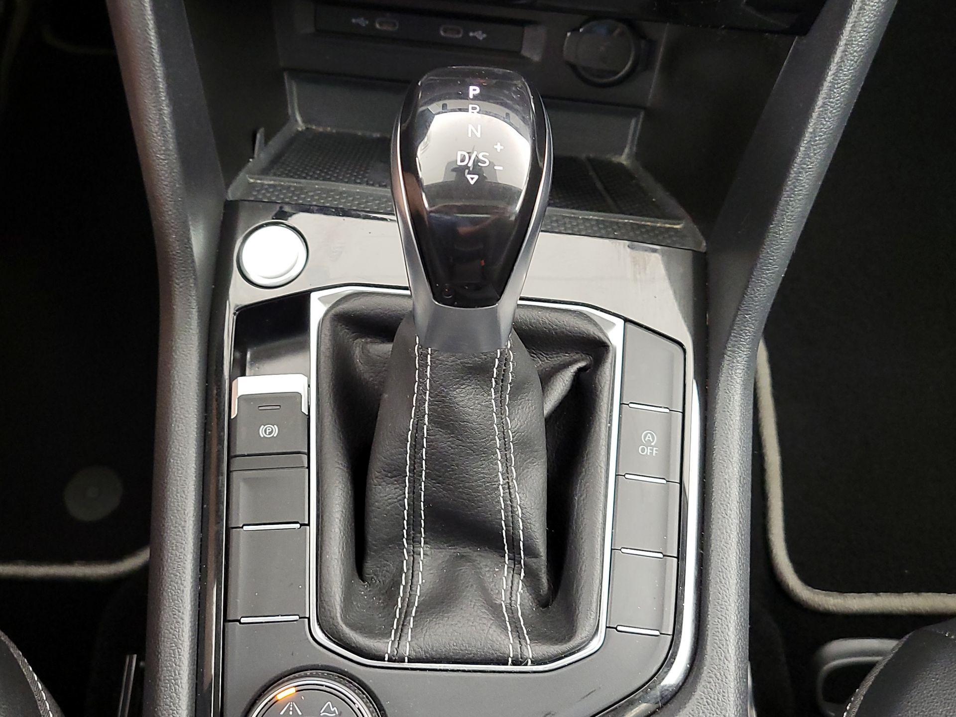 Thumbnail: 2023 Volkswagen Taos - 17