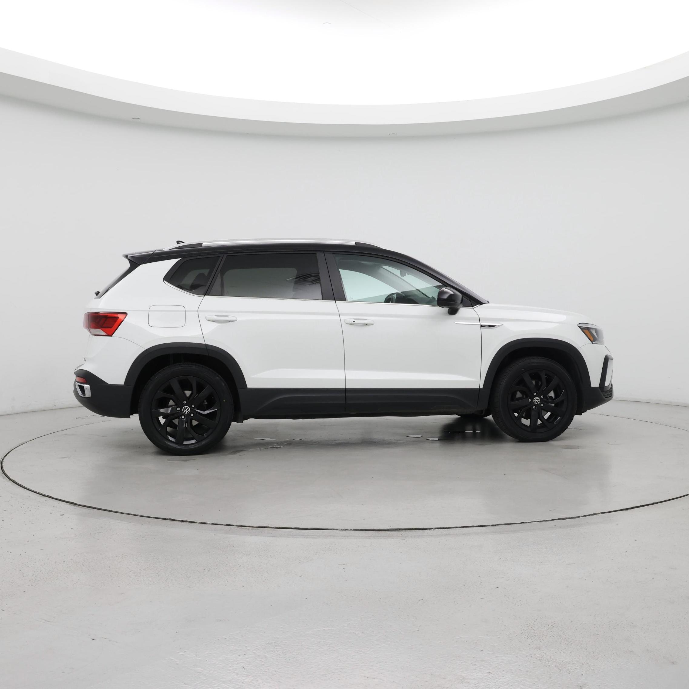 Thumbnail: 2023 Volkswagen Taos - 7