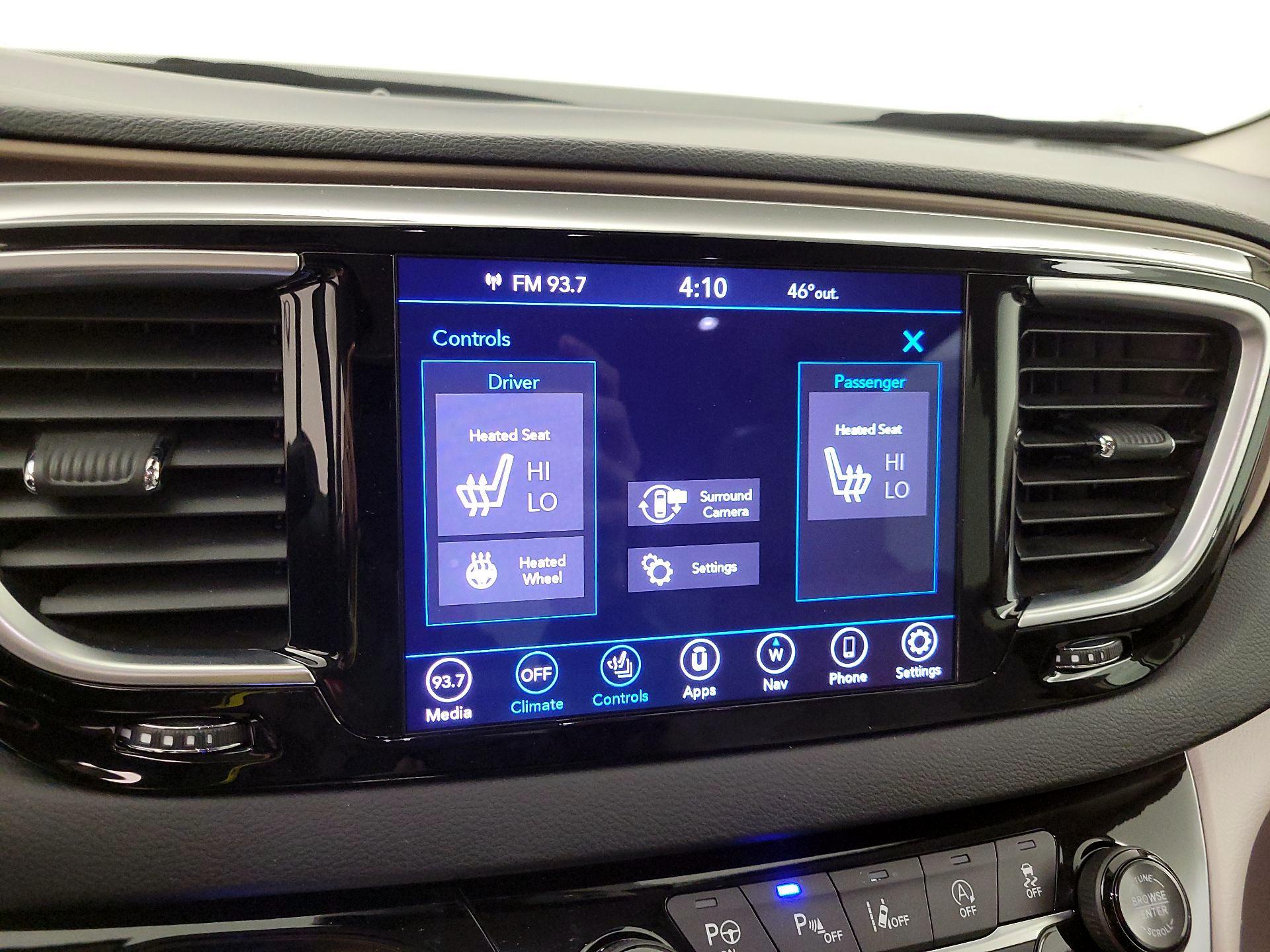 Thumbnail: 2018 Chrysler Pacifica - 16