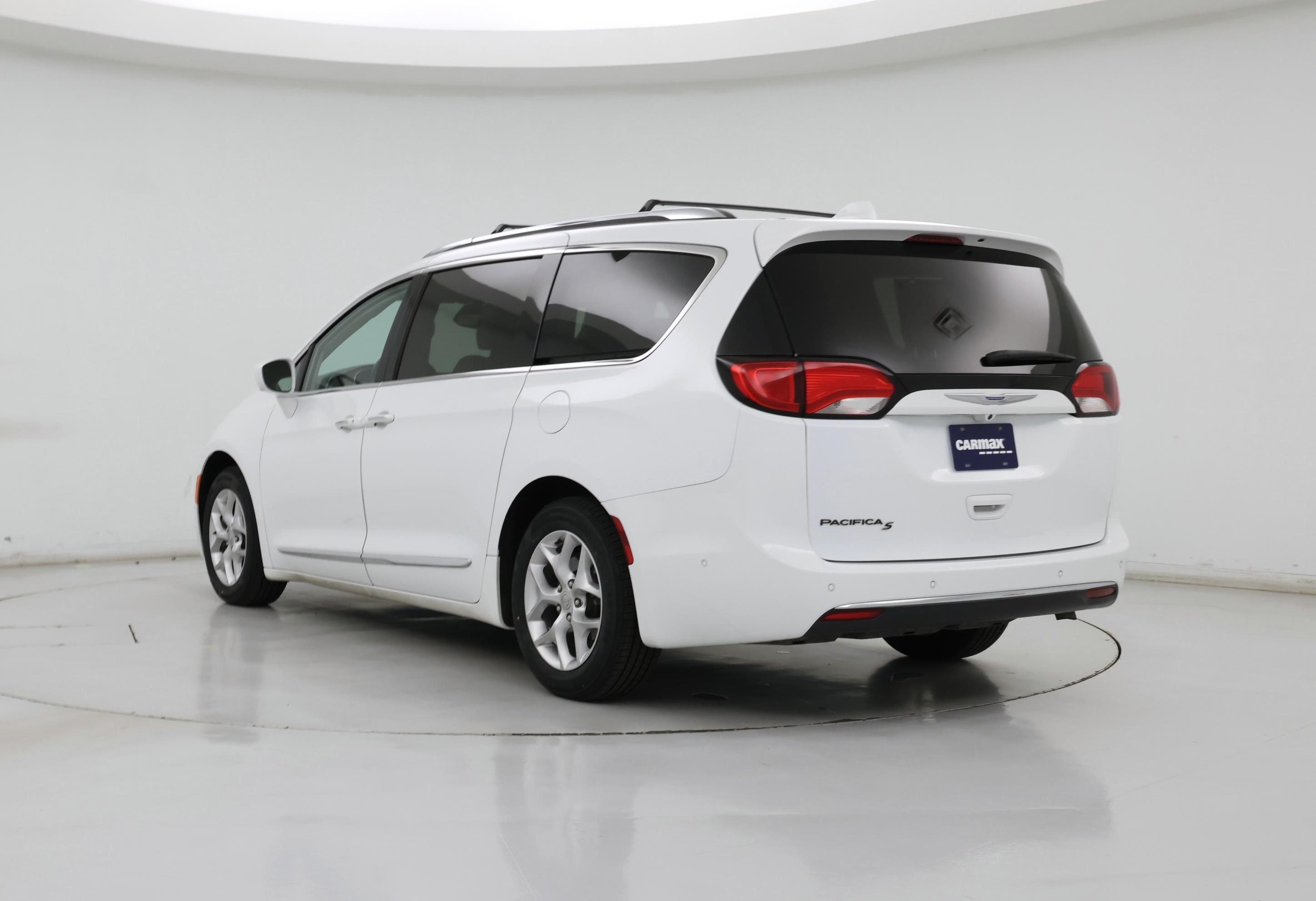 Thumbnail: 2018 Chrysler Pacifica - 2