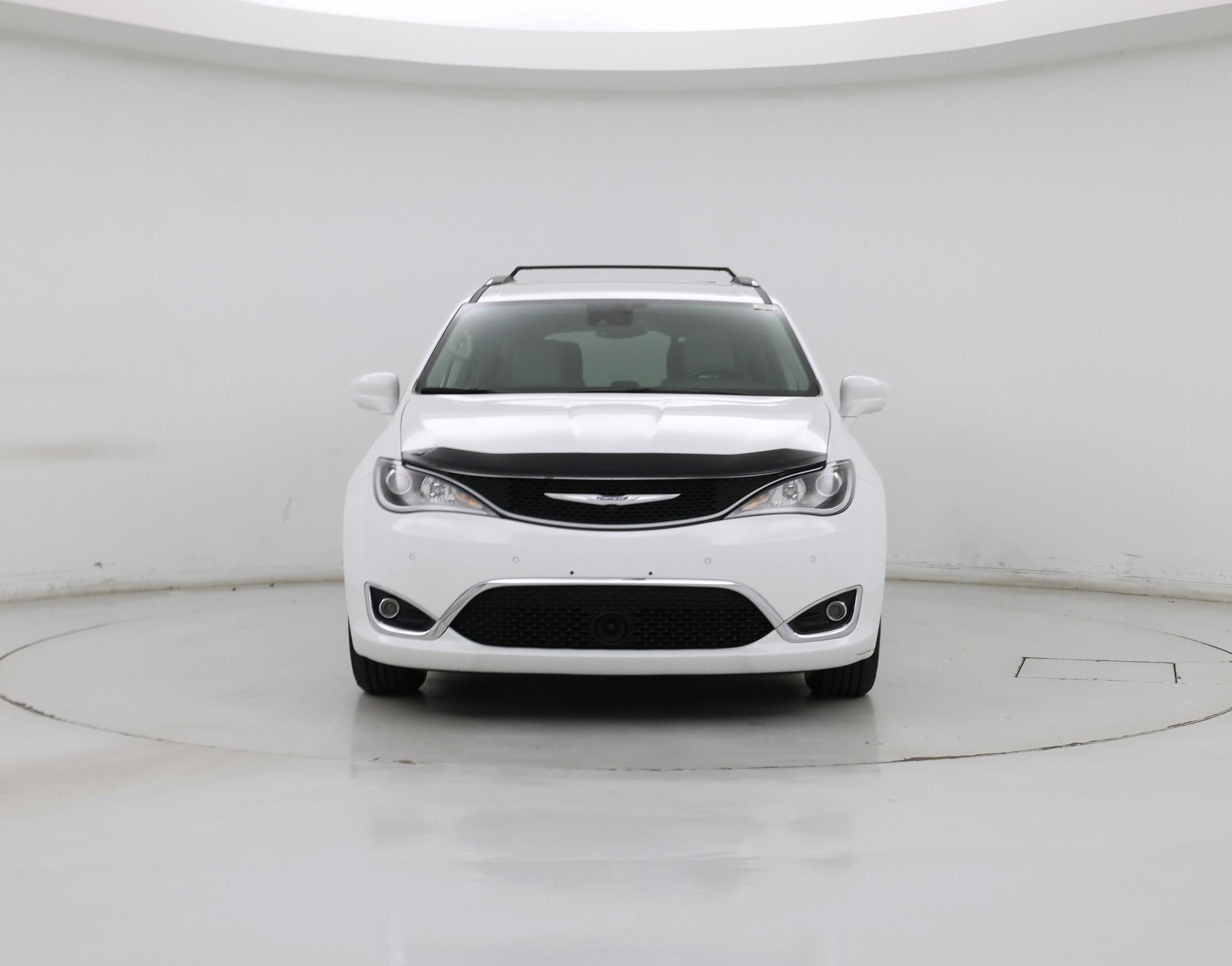 Thumbnail: 2018 Chrysler Pacifica - 5