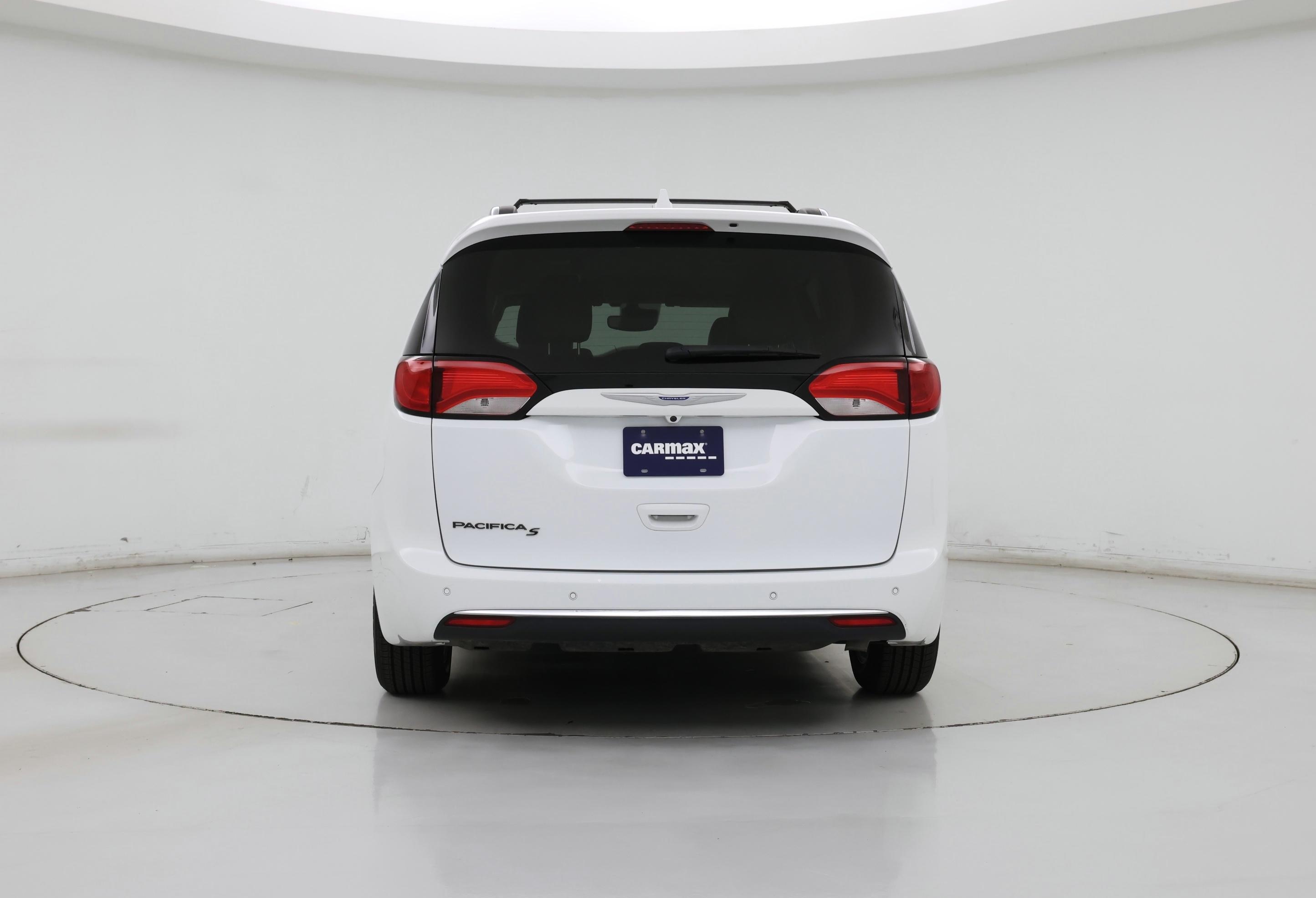 Thumbnail: 2018 Chrysler Pacifica - 6