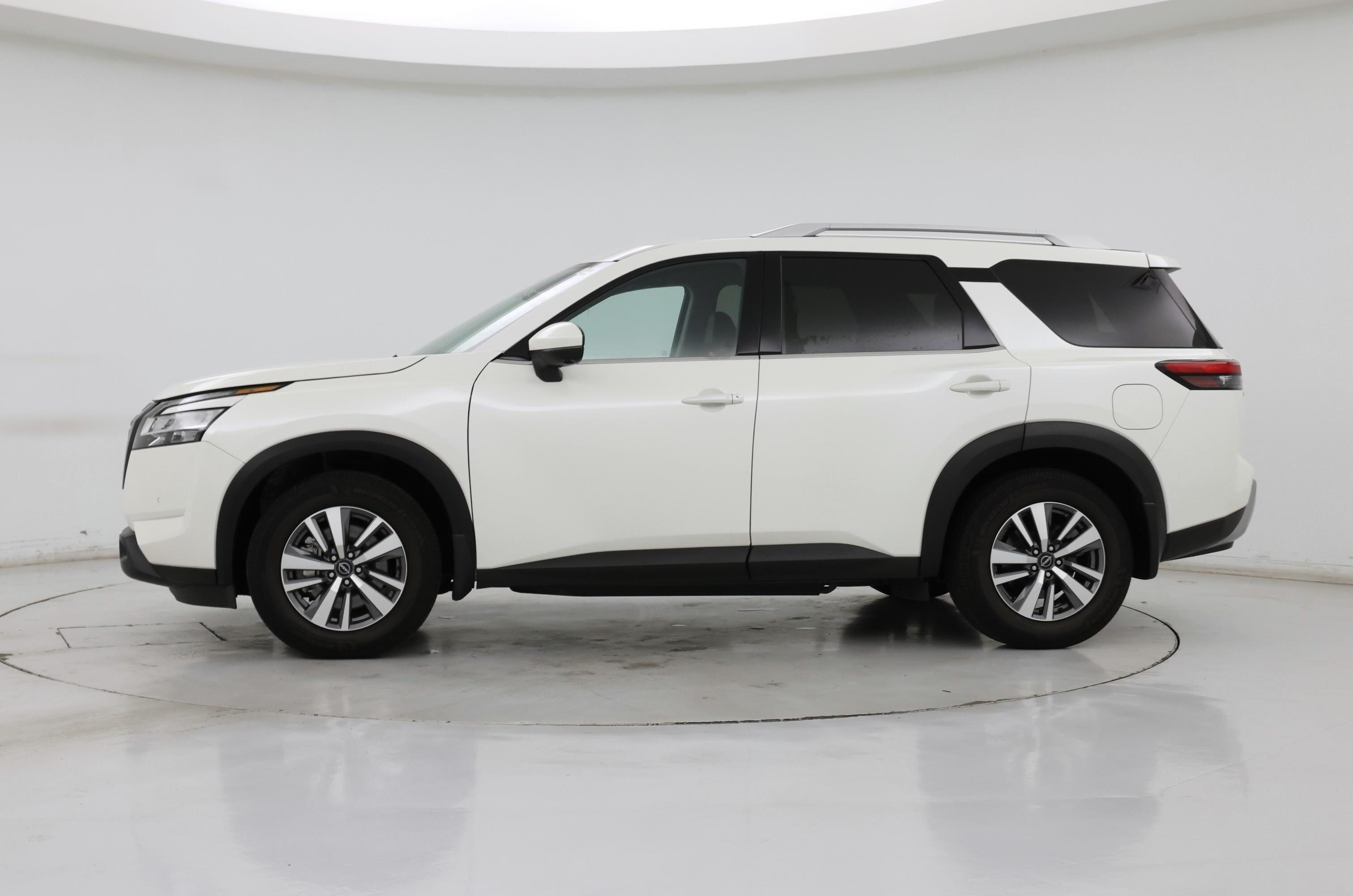 Thumbnail: 2024 Nissan Pathfinder - 3