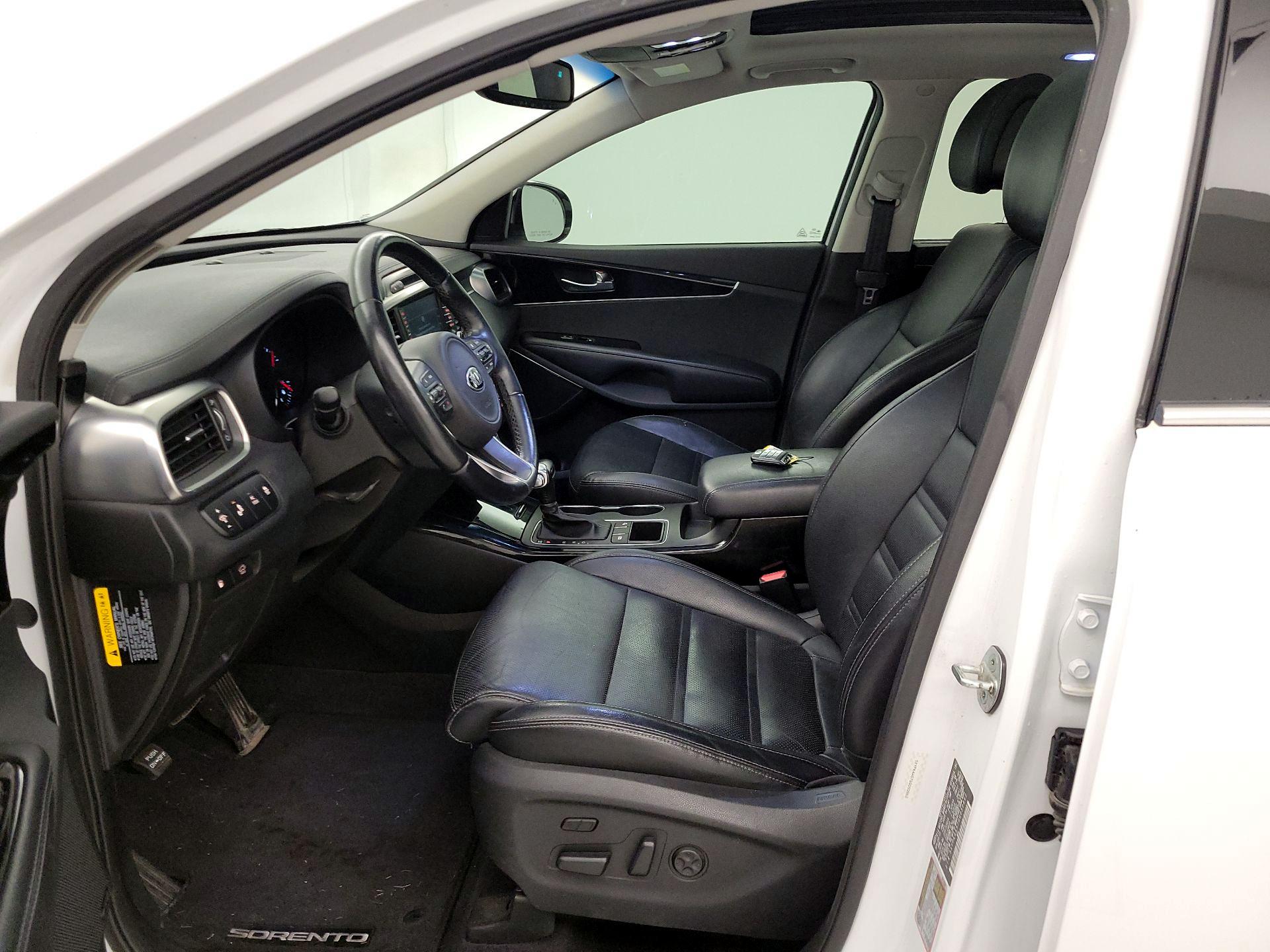 Thumbnail: 2016 Kia Sorento - 11