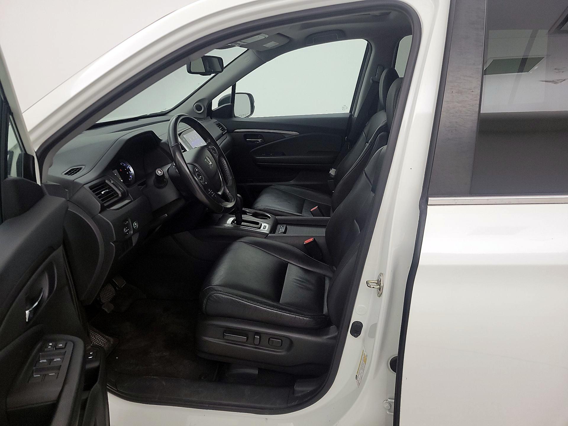 Thumbnail: 2018 Honda Pilot - 11