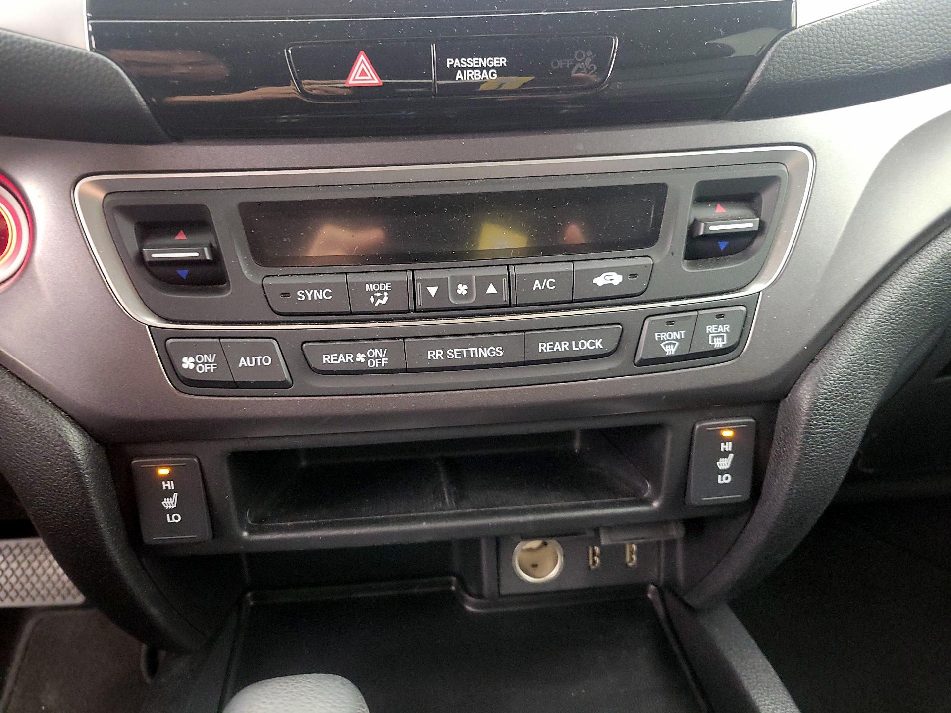 Thumbnail: 2018 Honda Pilot - 16