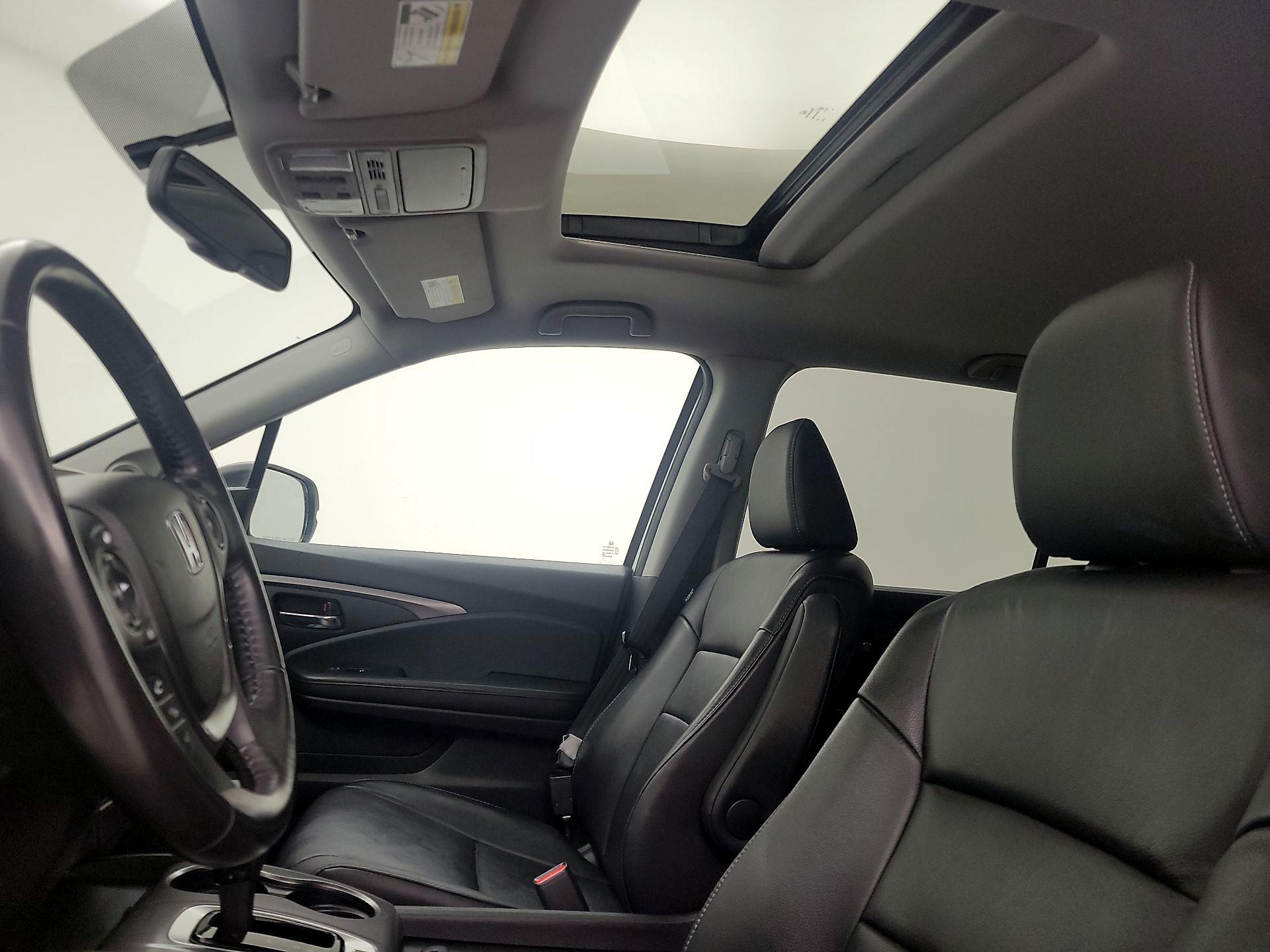 Thumbnail: 2018 Honda Pilot - 19