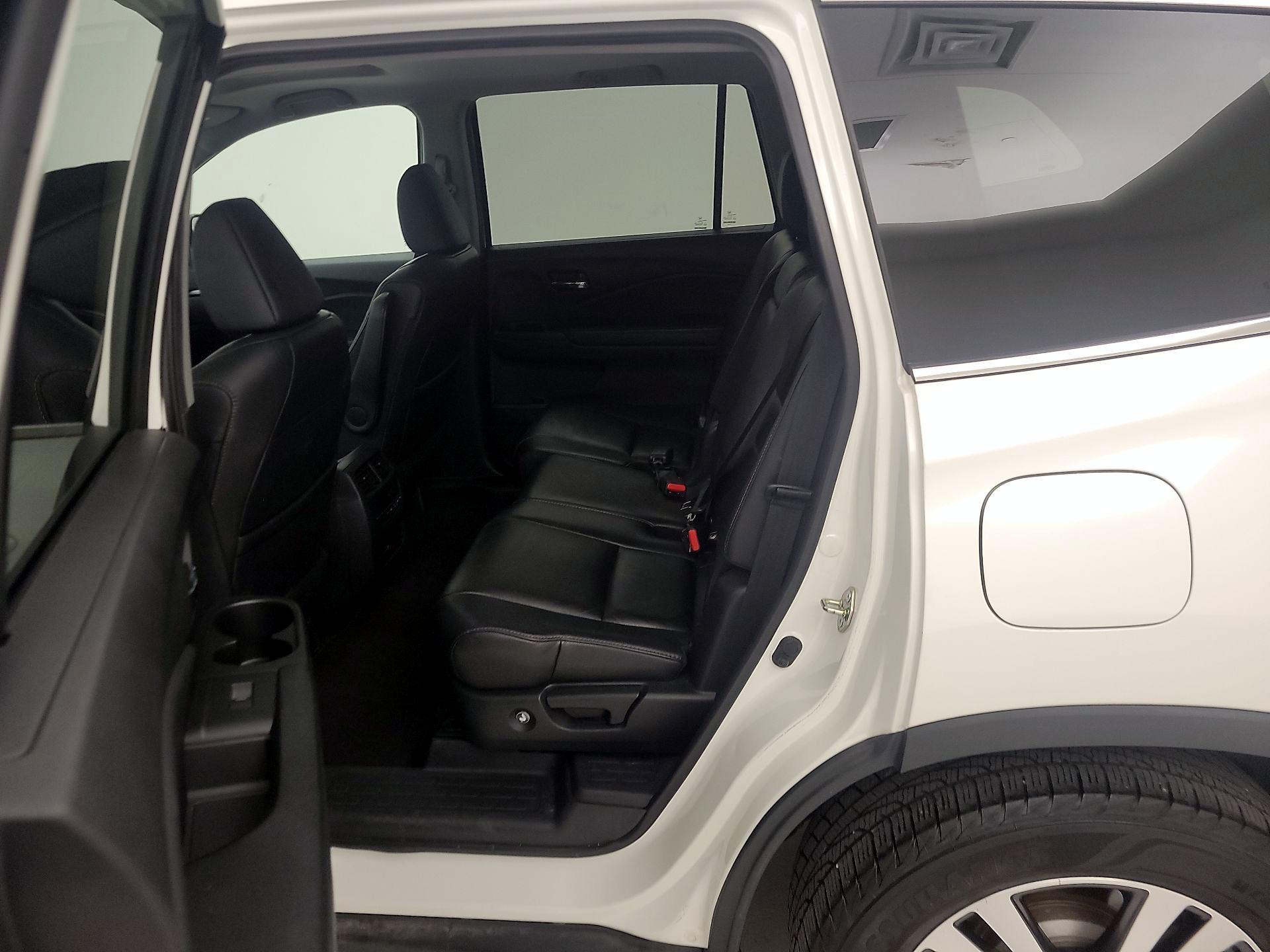 Thumbnail: 2018 Honda Pilot - 20