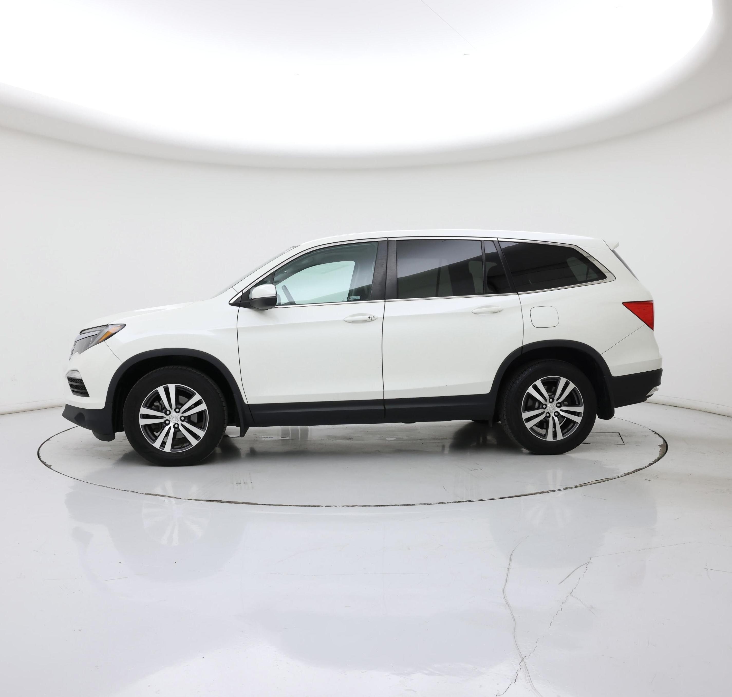 Thumbnail: 2018 Honda Pilot - 3