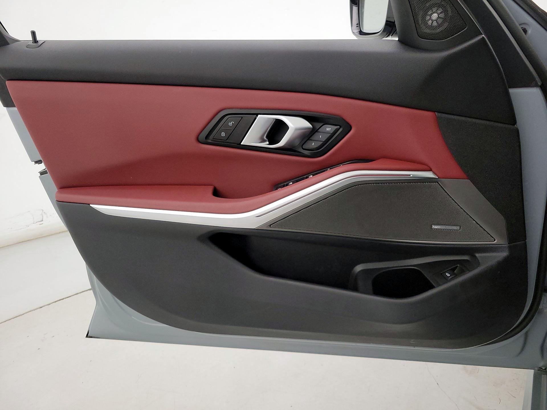 Thumbnail: 2025 BMW 3 Series - 12