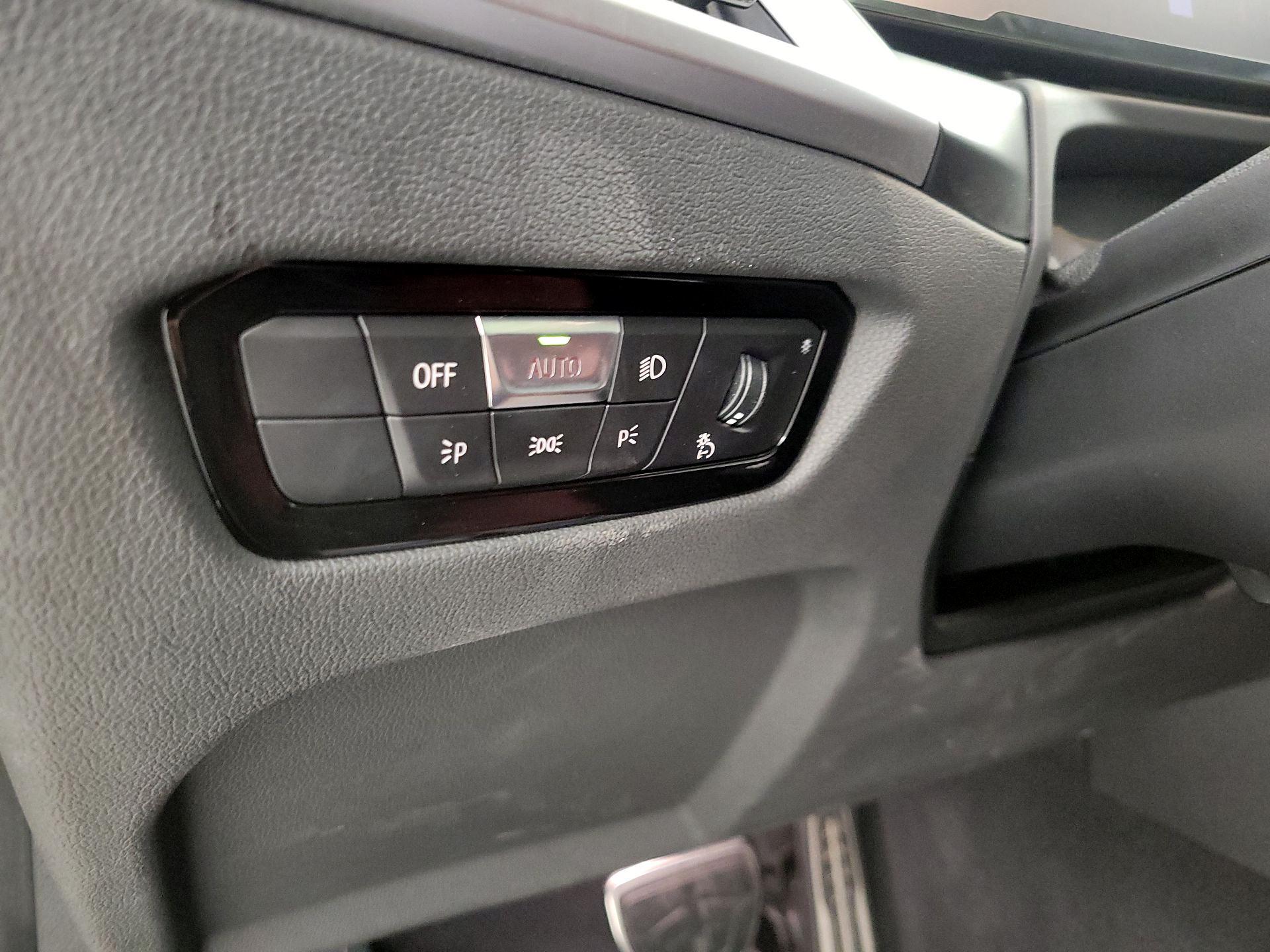 Thumbnail: 2025 BMW 3 Series - 13