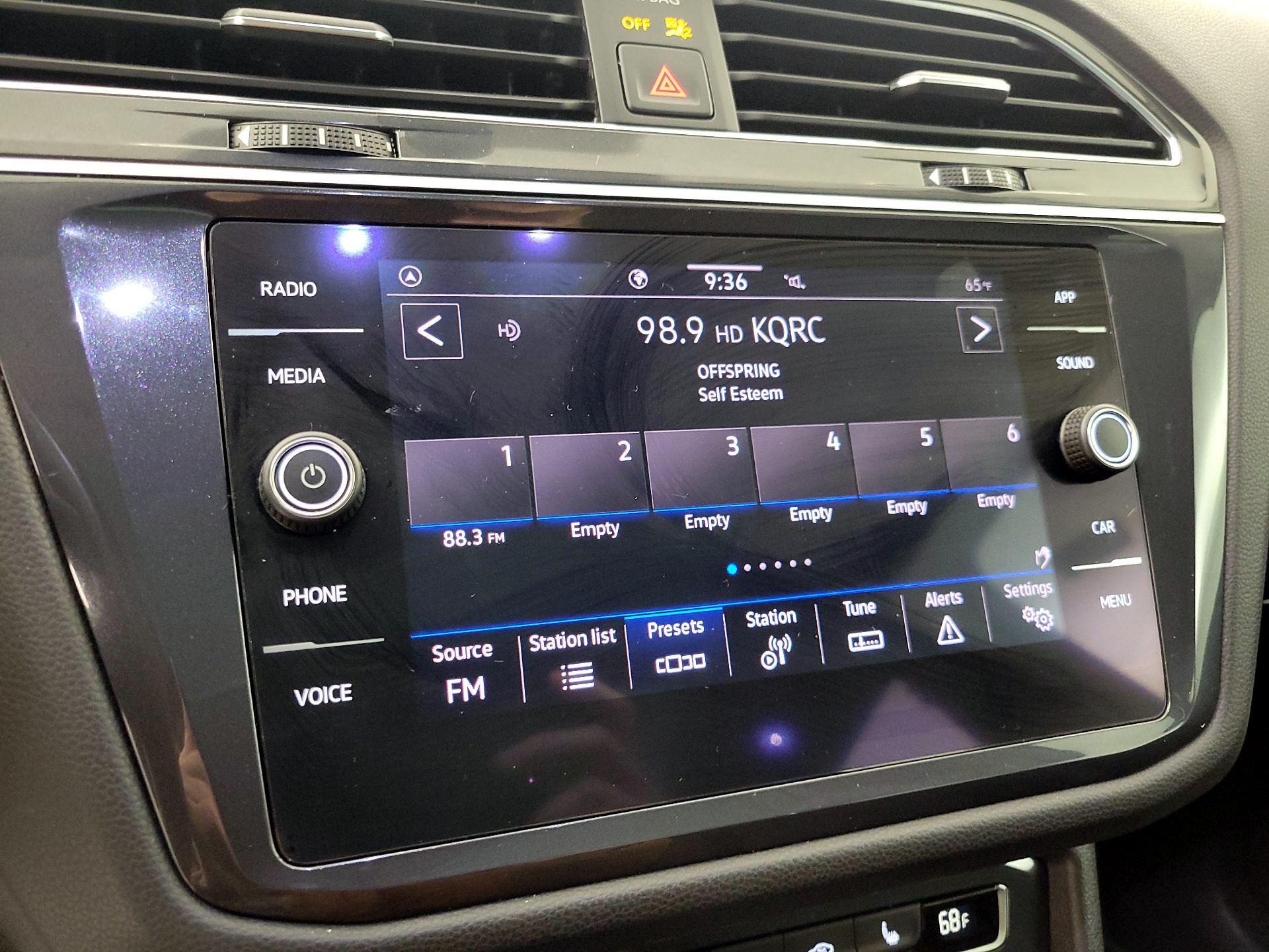 Thumbnail: 2021 Volkswagen Tiguan - 15