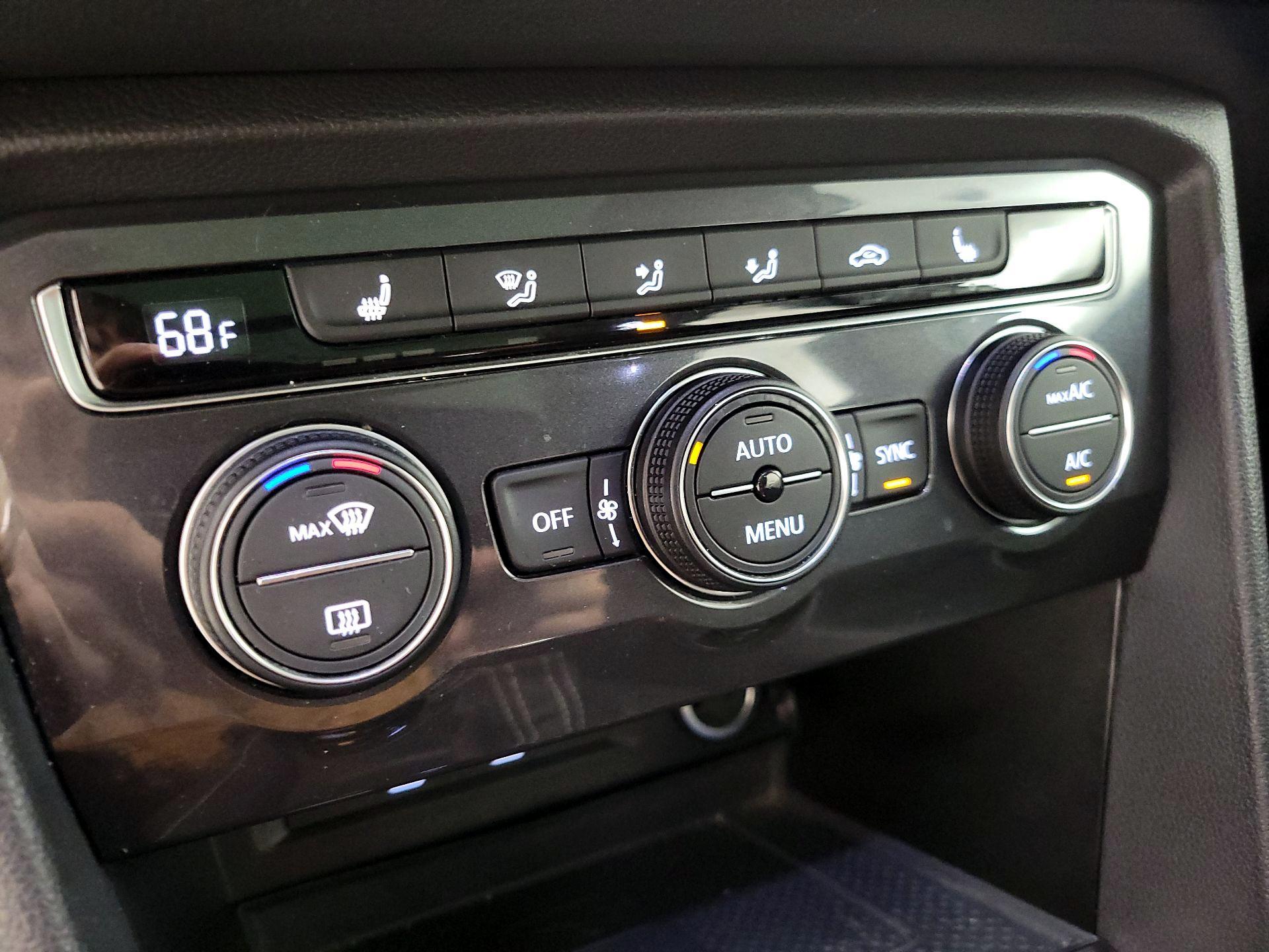 Thumbnail: 2021 Volkswagen Tiguan - 16