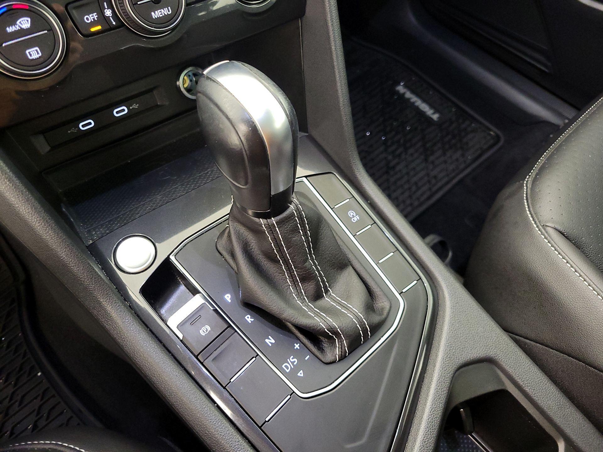 Thumbnail: 2021 Volkswagen Tiguan - 17