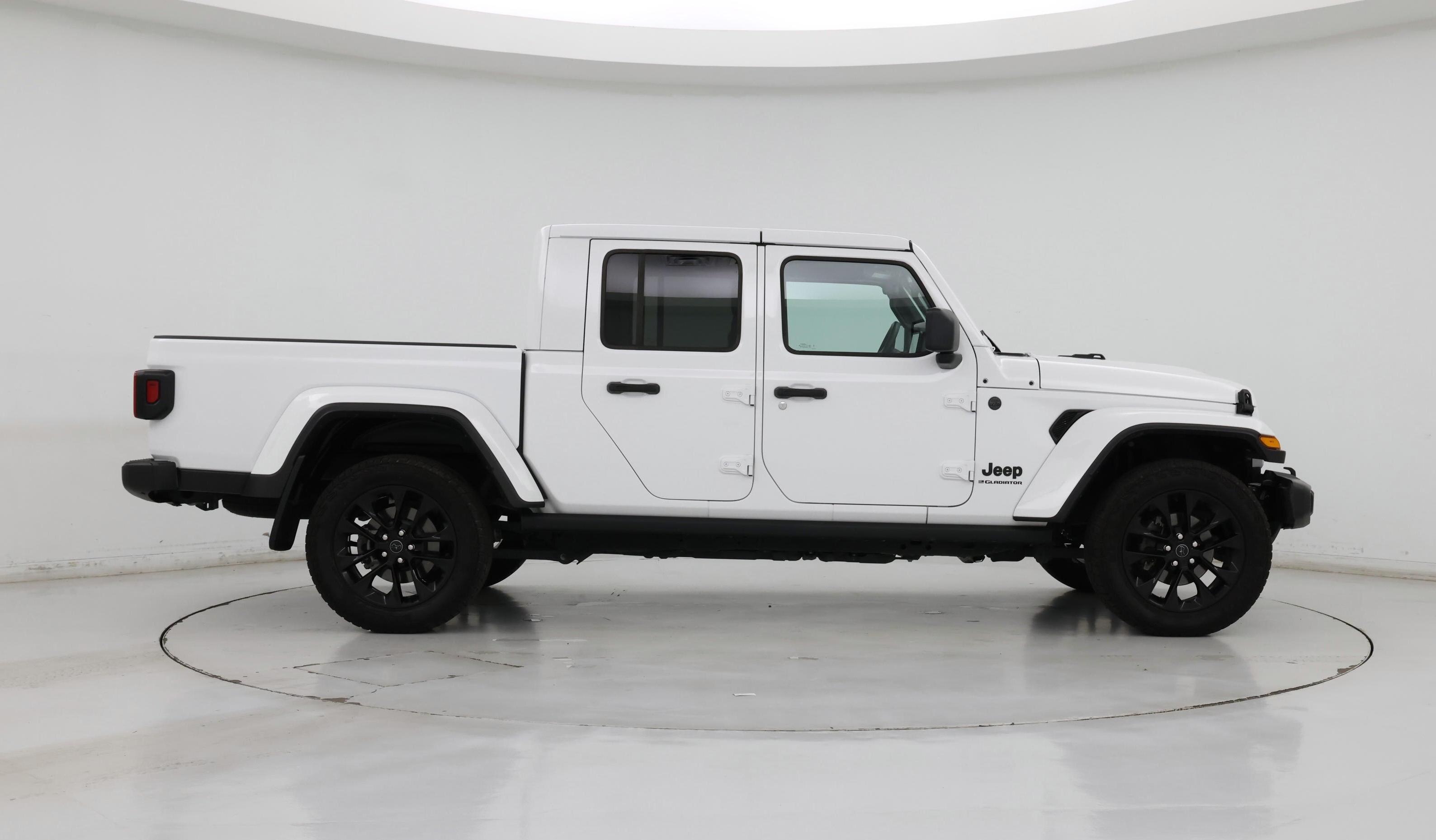 Thumbnail: 2024 Jeep Gladiator - 7