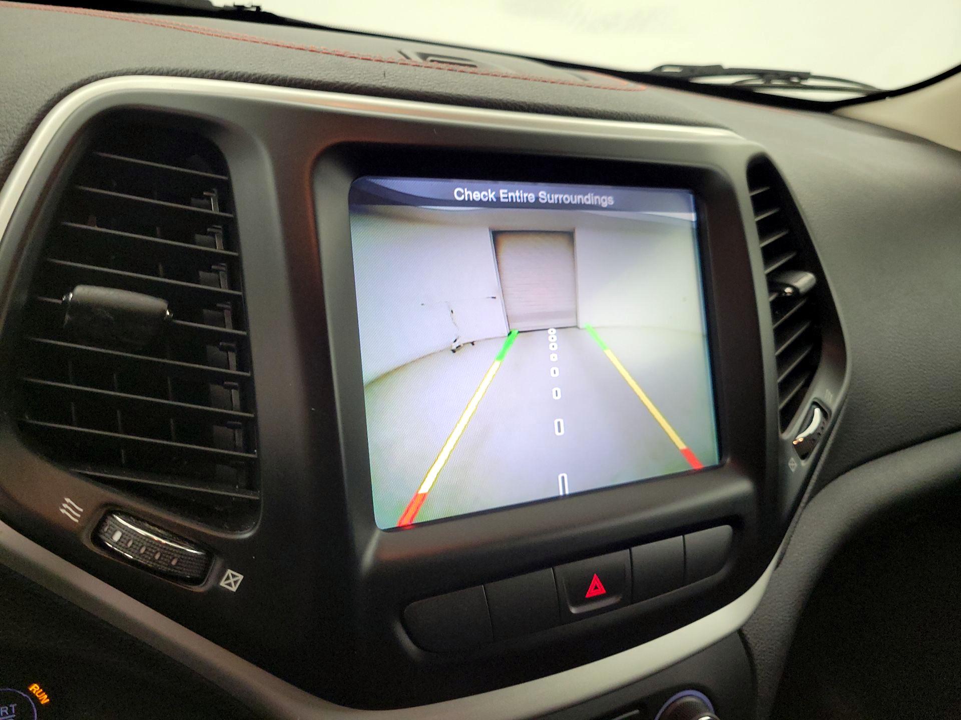 Thumbnail: 2014 Jeep Cherokee - 14