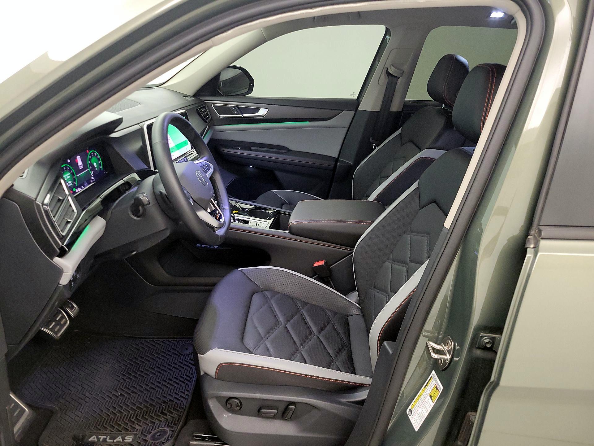 Thumbnail: 2025 Volkswagen Atlas - 11
