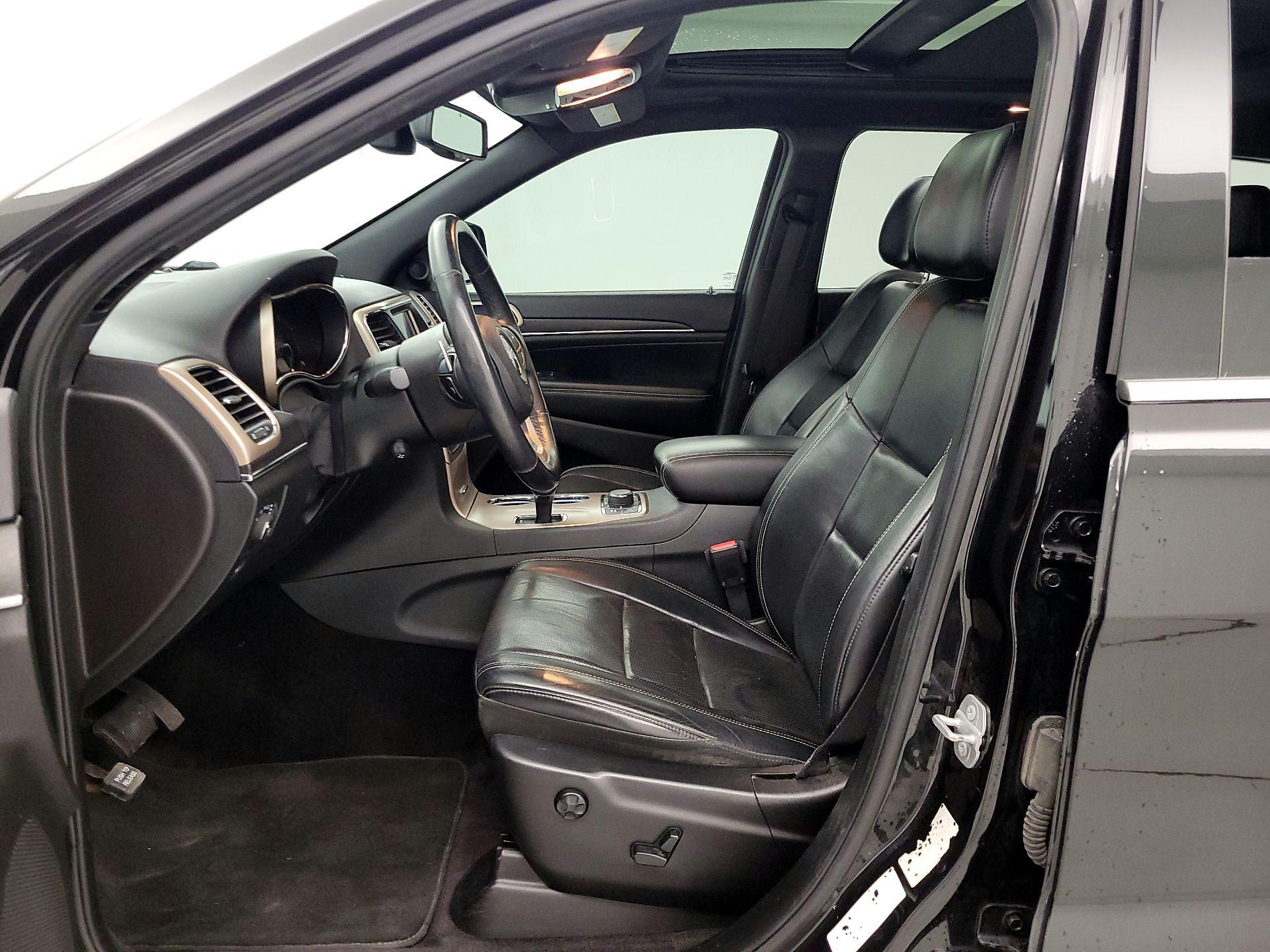 Thumbnail: 2015 Jeep Grand Cherokee - 11