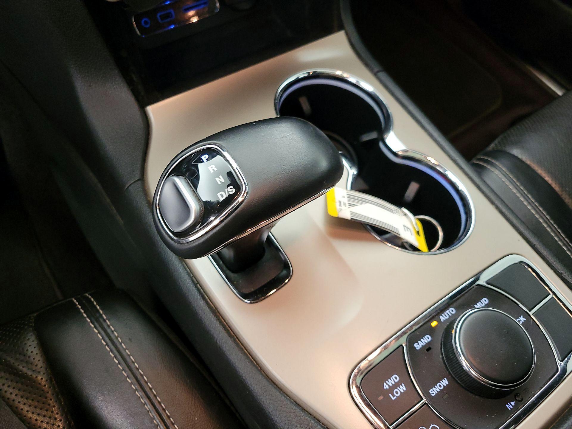 Thumbnail: 2015 Jeep Grand Cherokee - 18
