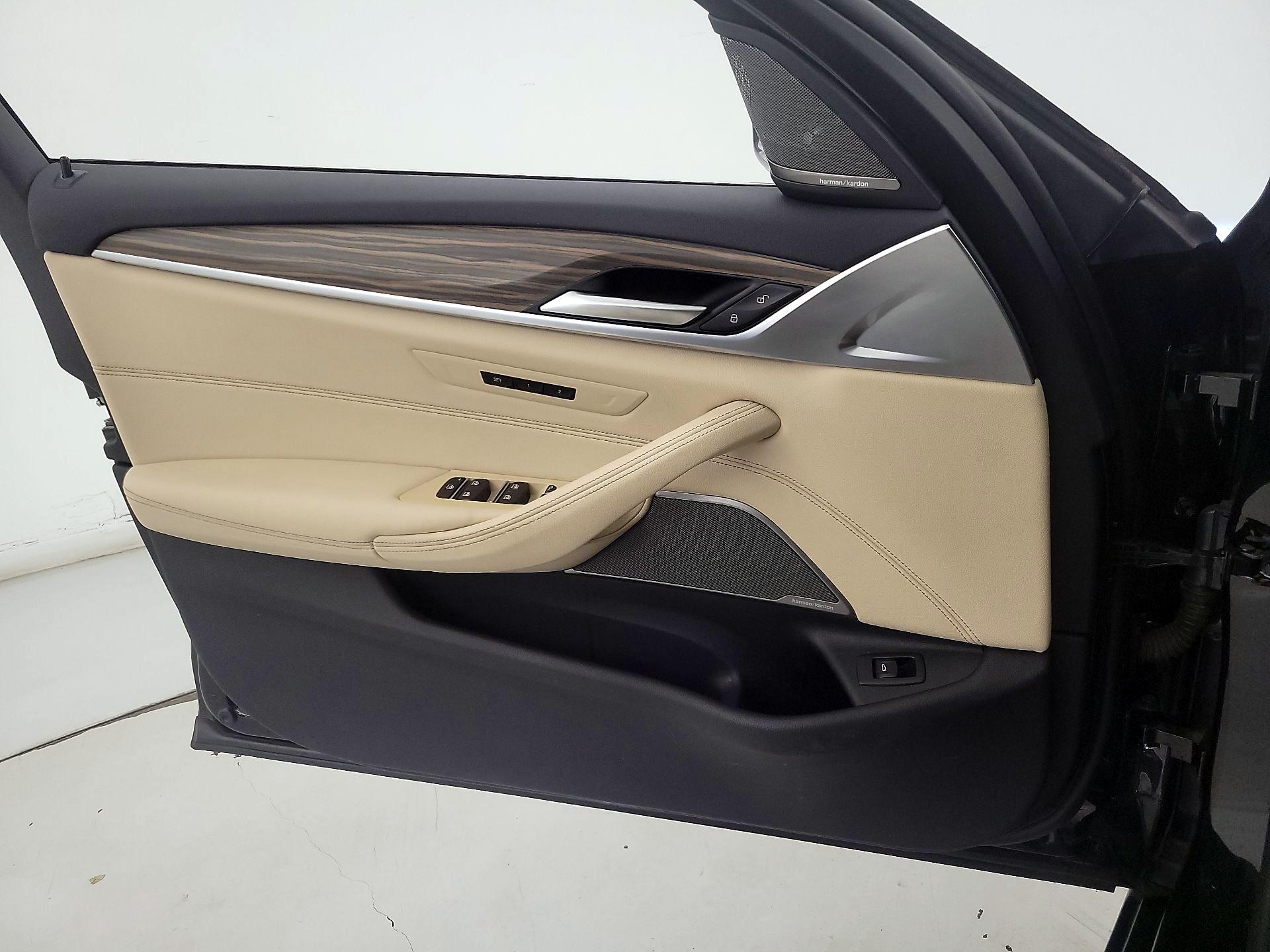 Thumbnail: 2022 BMW 5 Series - 12