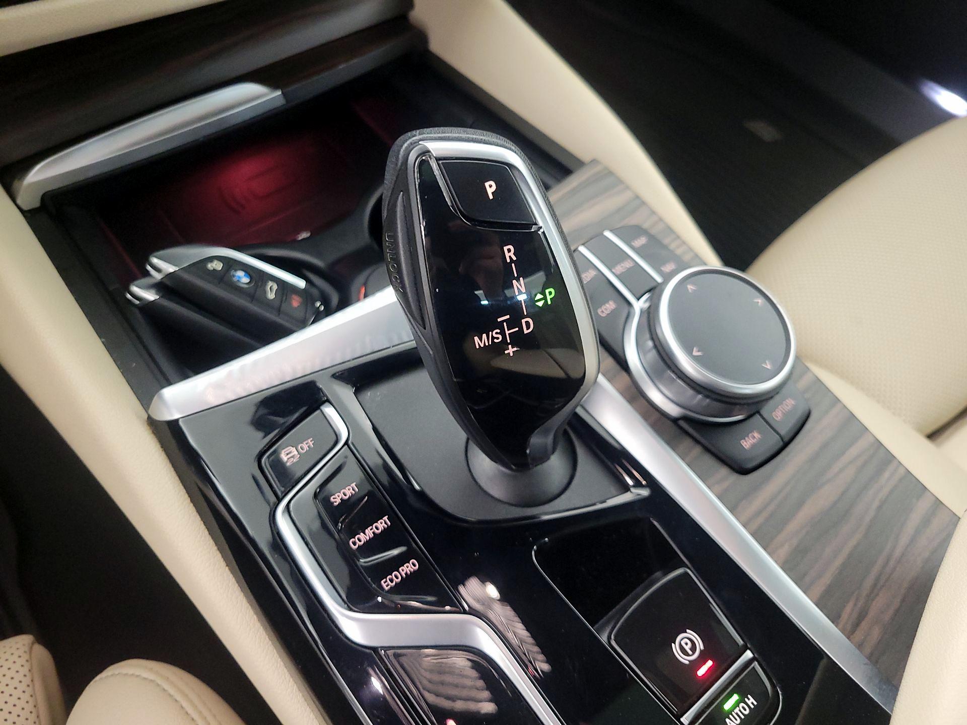 Thumbnail: 2022 BMW 5 Series - 18