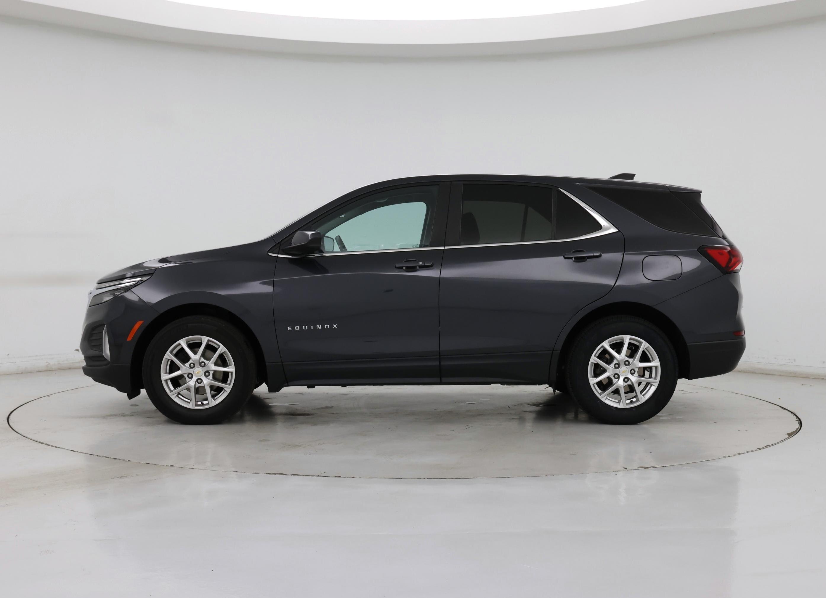 Thumbnail: 2022 Chevrolet Equinox - 3