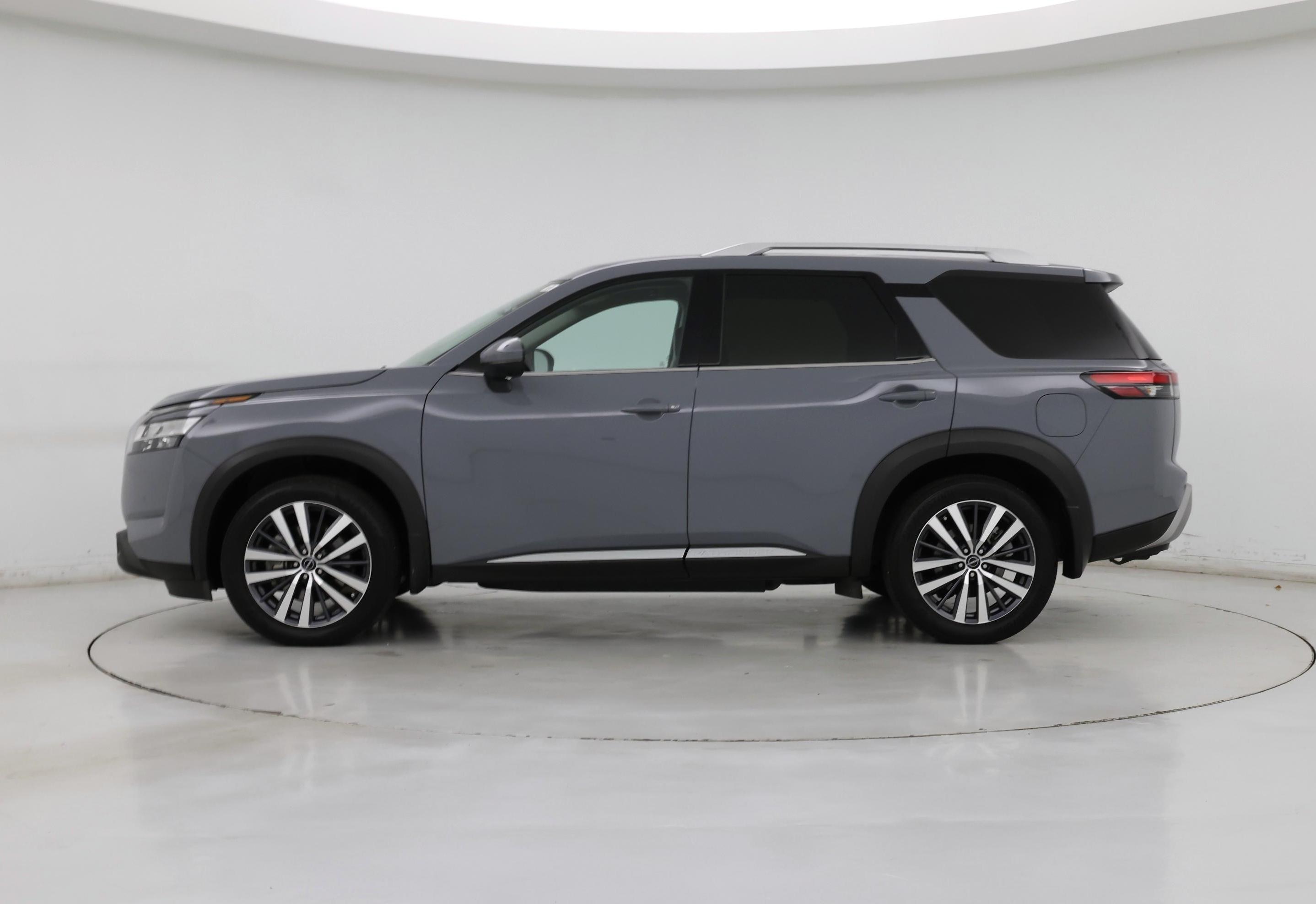 Thumbnail: 2022 Nissan Pathfinder - 3