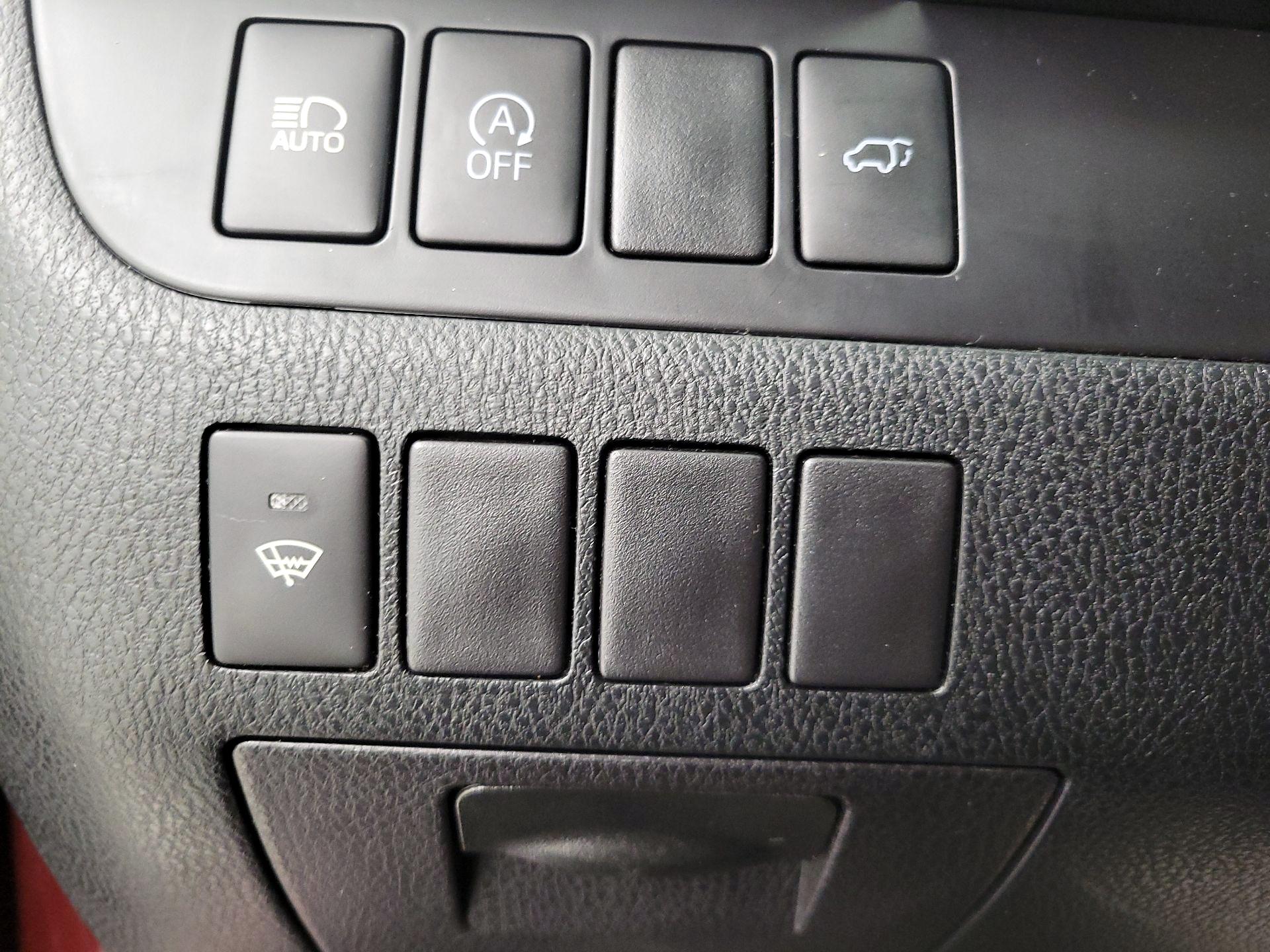 Thumbnail: 2017 Toyota Highlander - 13