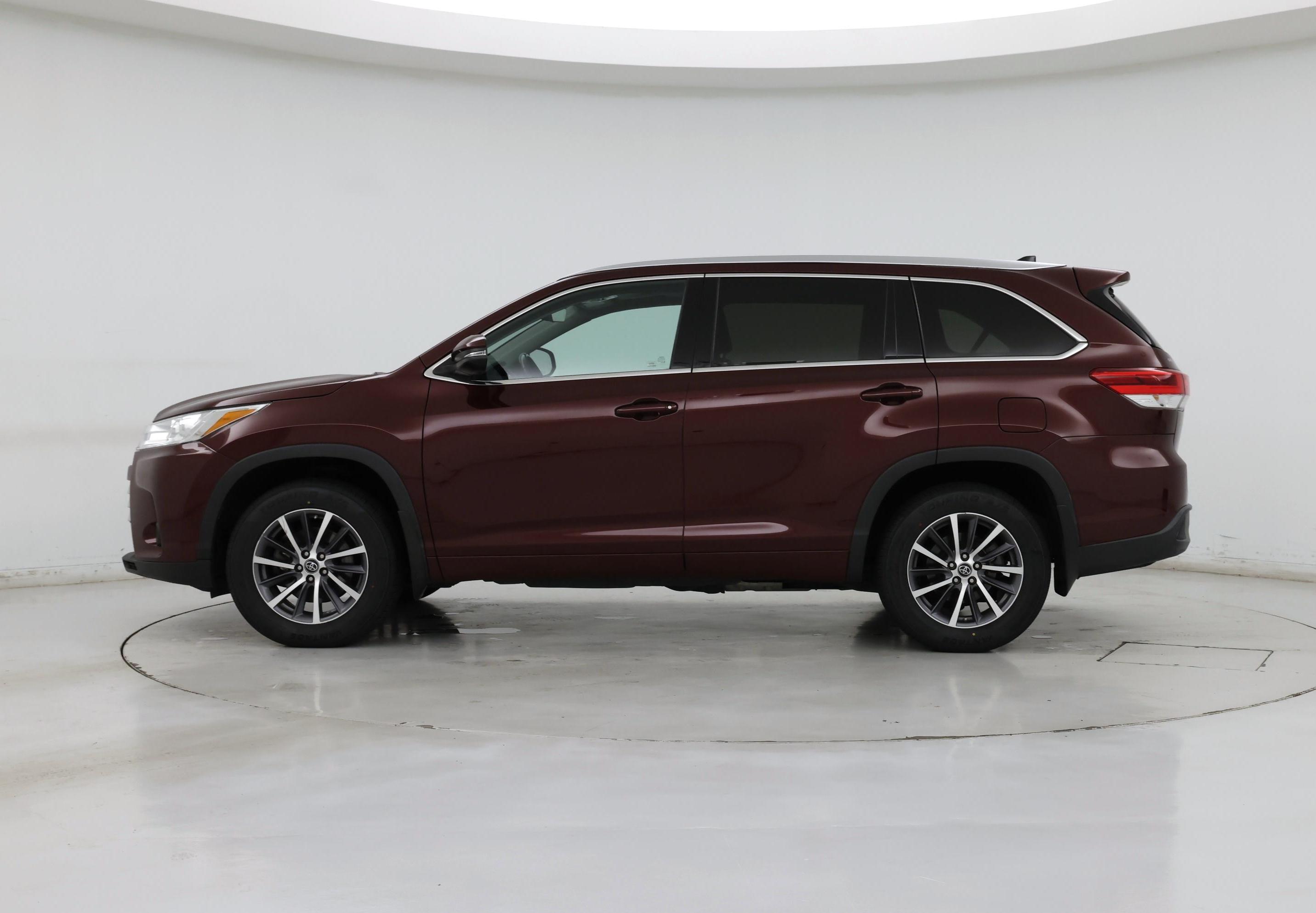 Thumbnail: 2017 Toyota Highlander - 3