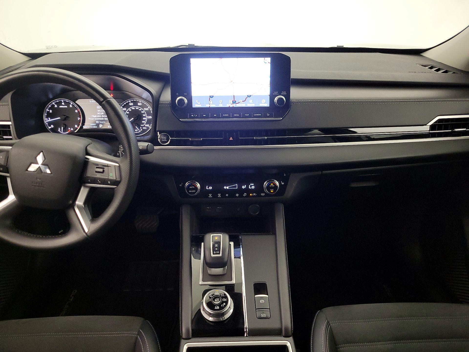 Thumbnail: 2024 Mitsubishi Outlander - 9