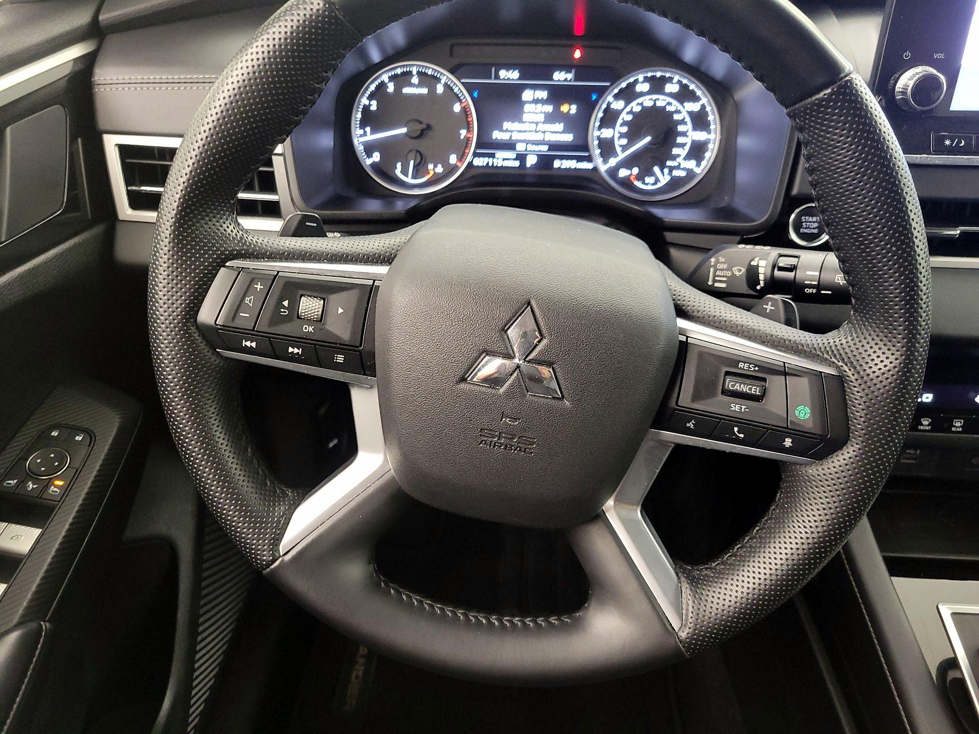 Thumbnail: 2024 Mitsubishi Outlander - 10