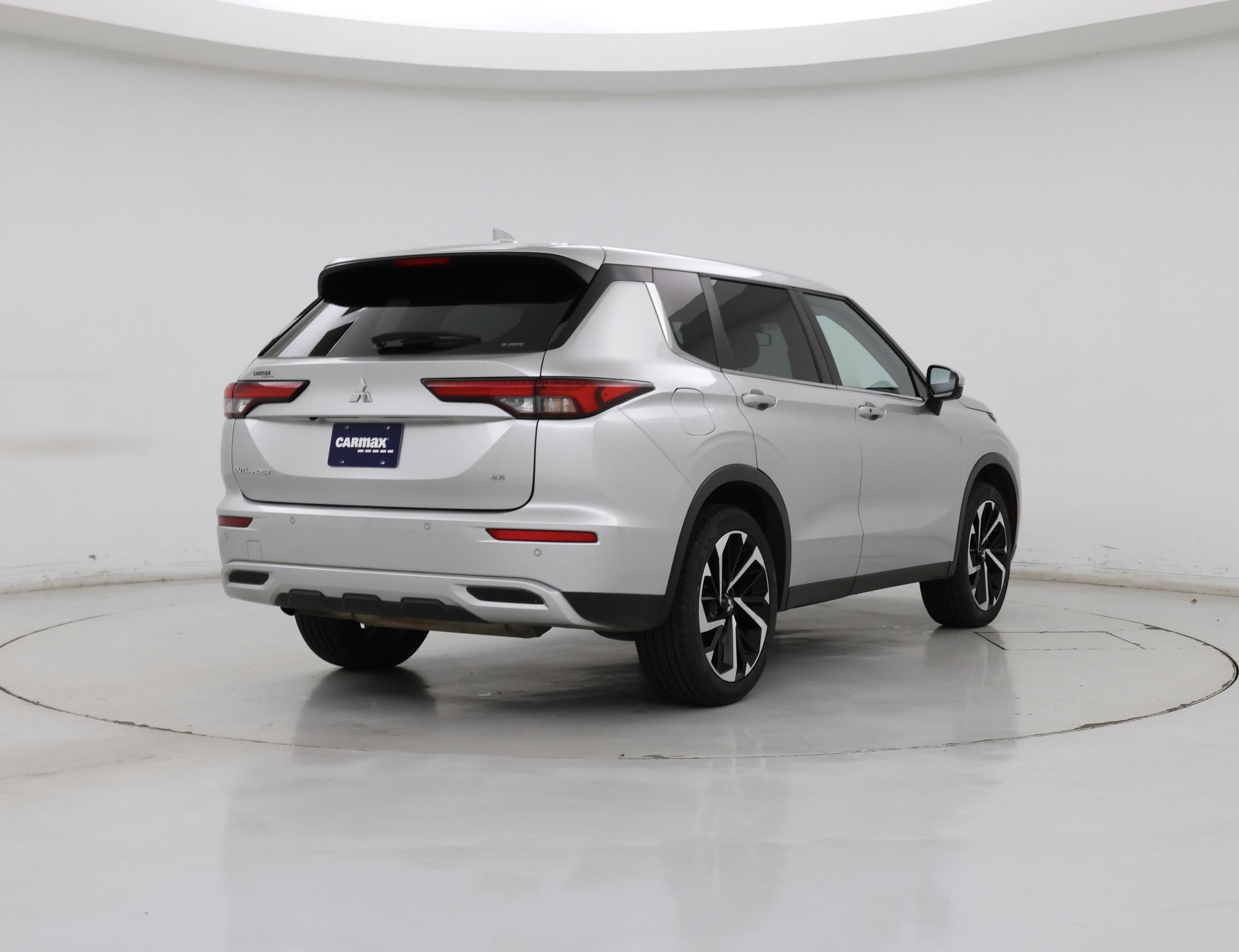 Thumbnail: 2024 Mitsubishi Outlander - 8