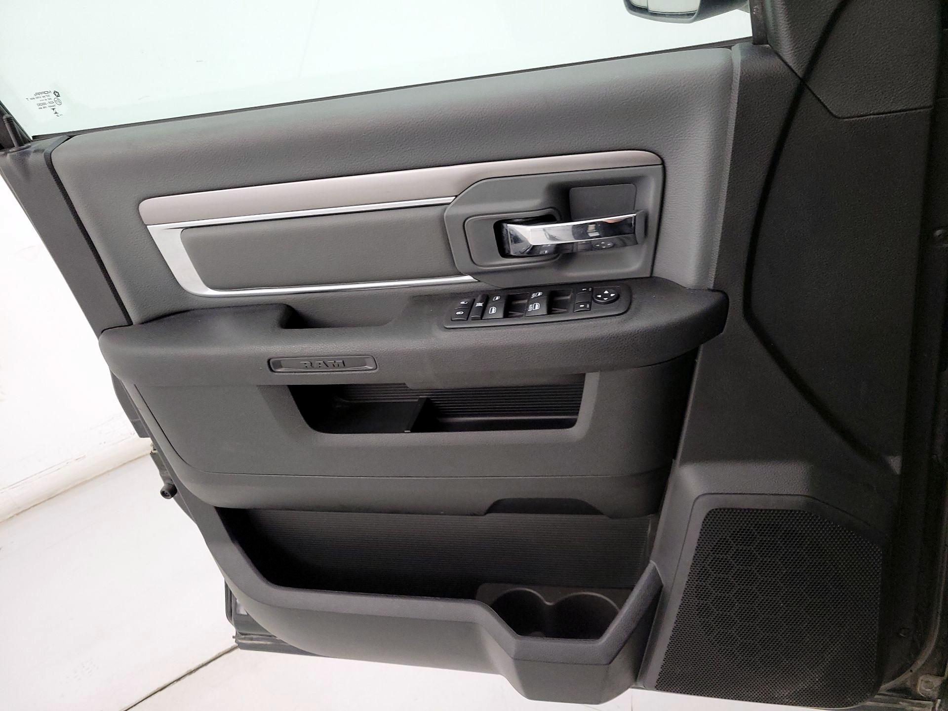 Thumbnail: 2023 RAM 1500 Classic - 12