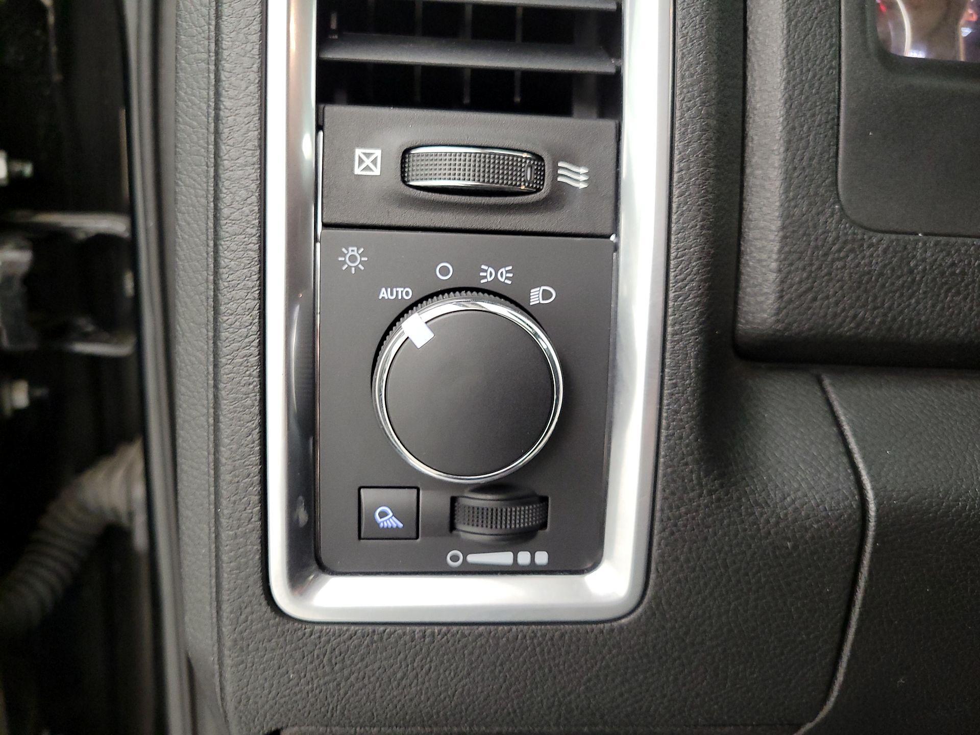 Thumbnail: 2023 RAM 1500 Classic - 13