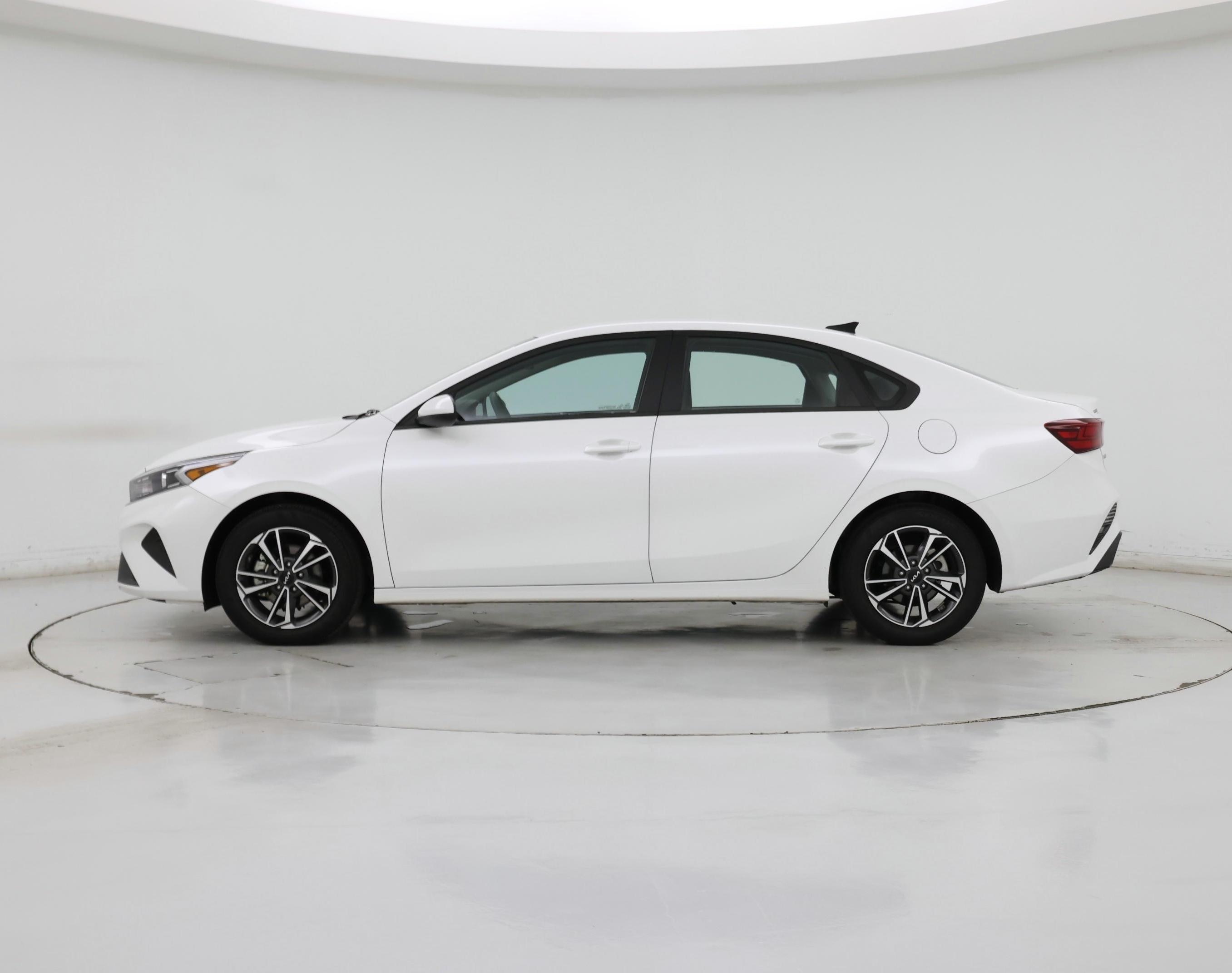 Thumbnail: 2023 Kia Forte - 3