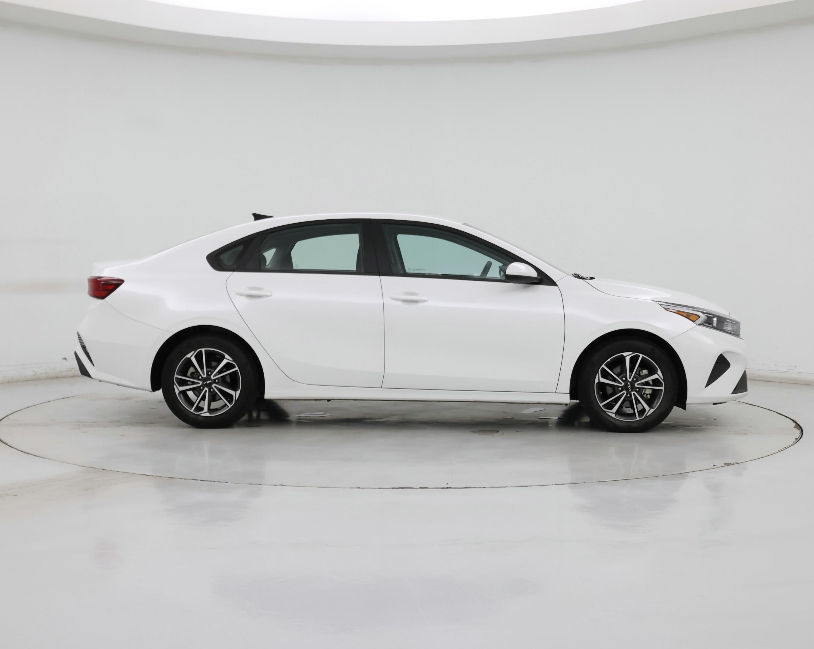 Thumbnail: 2023 Kia Forte - 7
