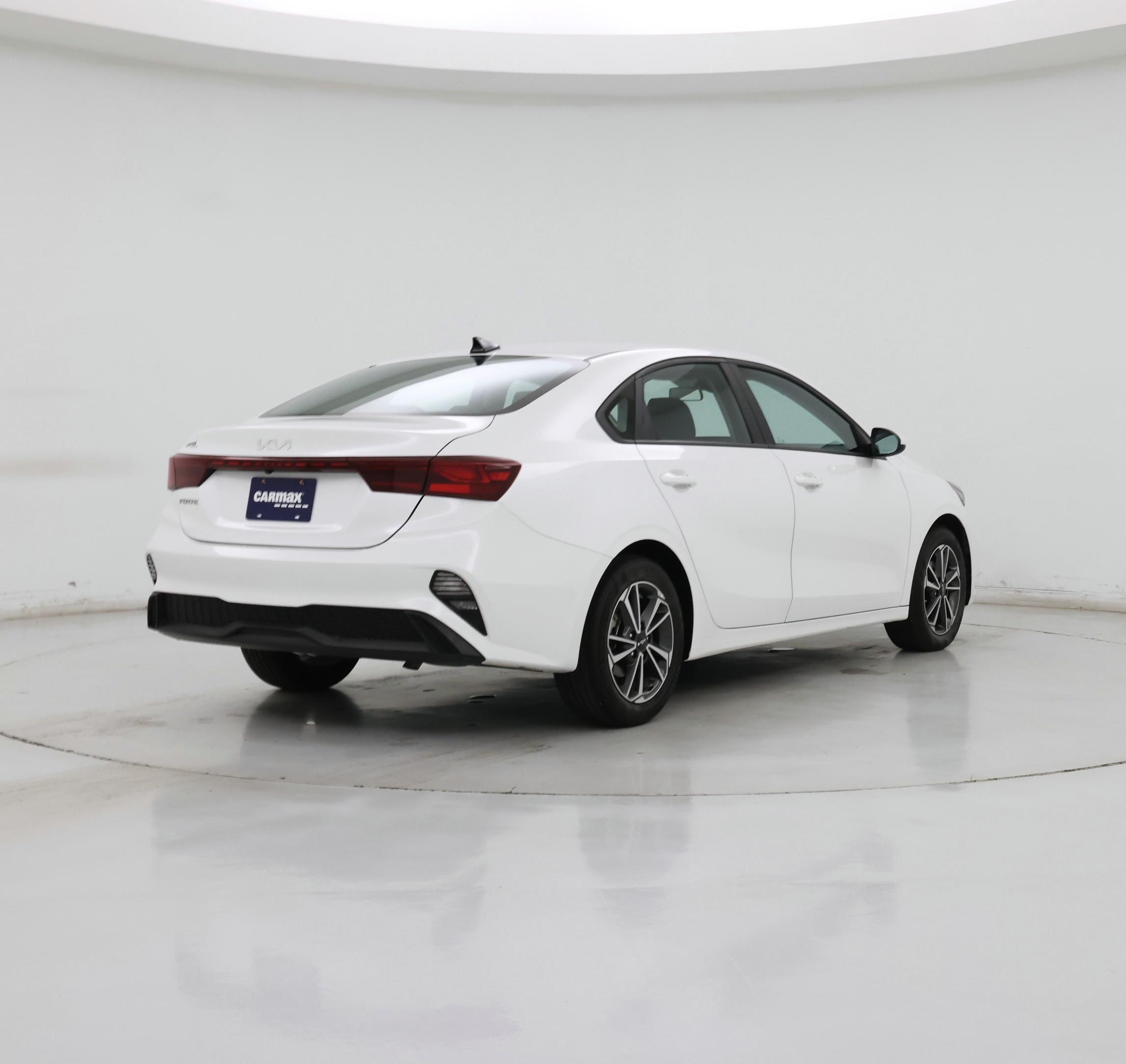 Thumbnail: 2023 Kia Forte - 8