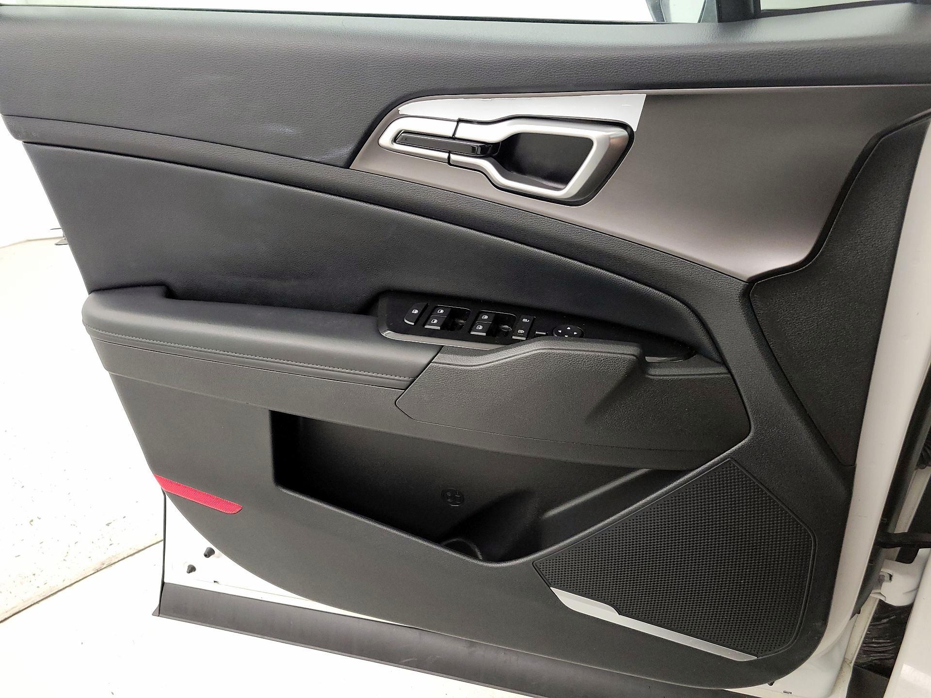 Thumbnail: 2023 Kia Sportage - 12