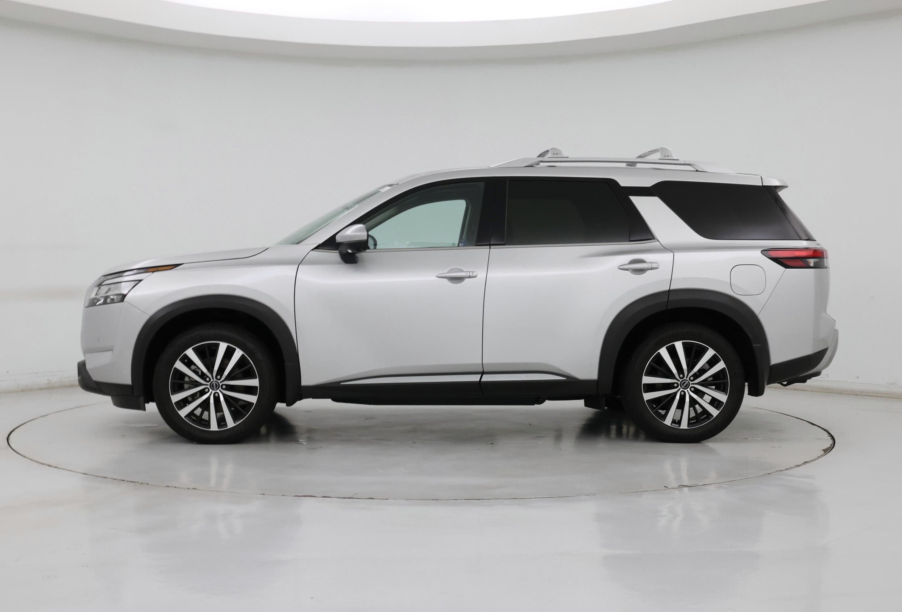 Thumbnail: 2024 Nissan Pathfinder - 3