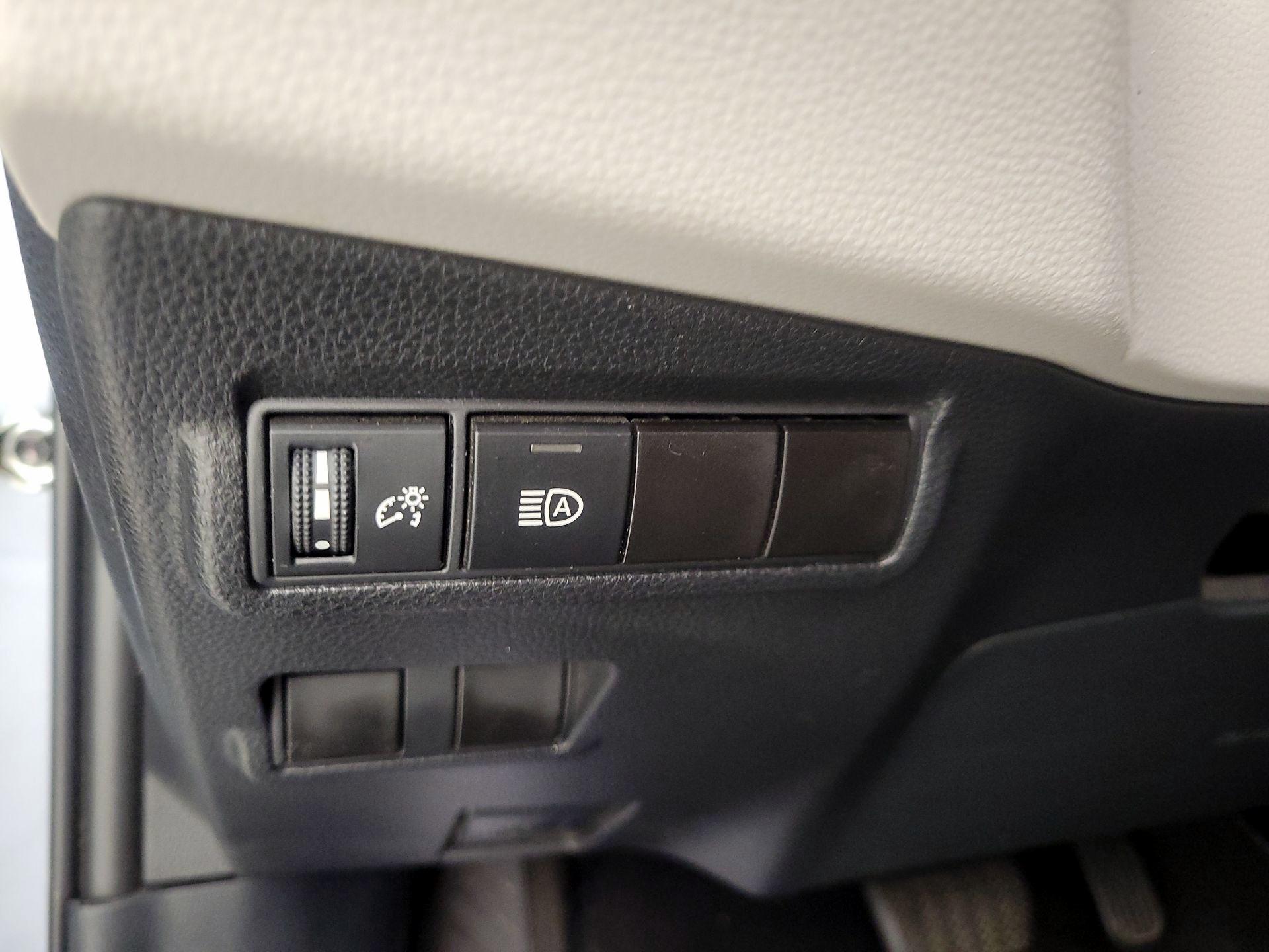 Thumbnail: 2022 Toyota Corolla Cross - 13