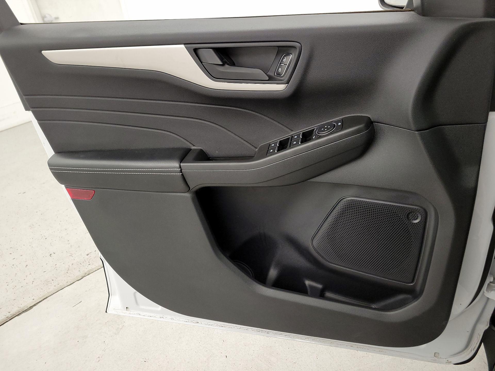 Thumbnail: 2022 Ford Escape - 12