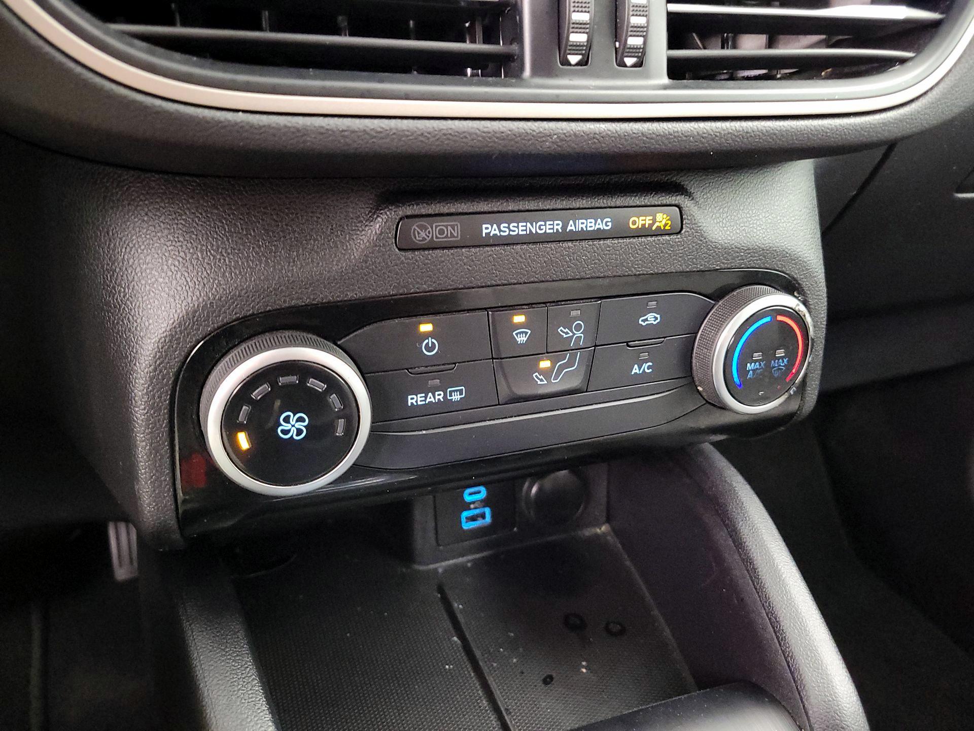 Thumbnail: 2022 Ford Escape - 16