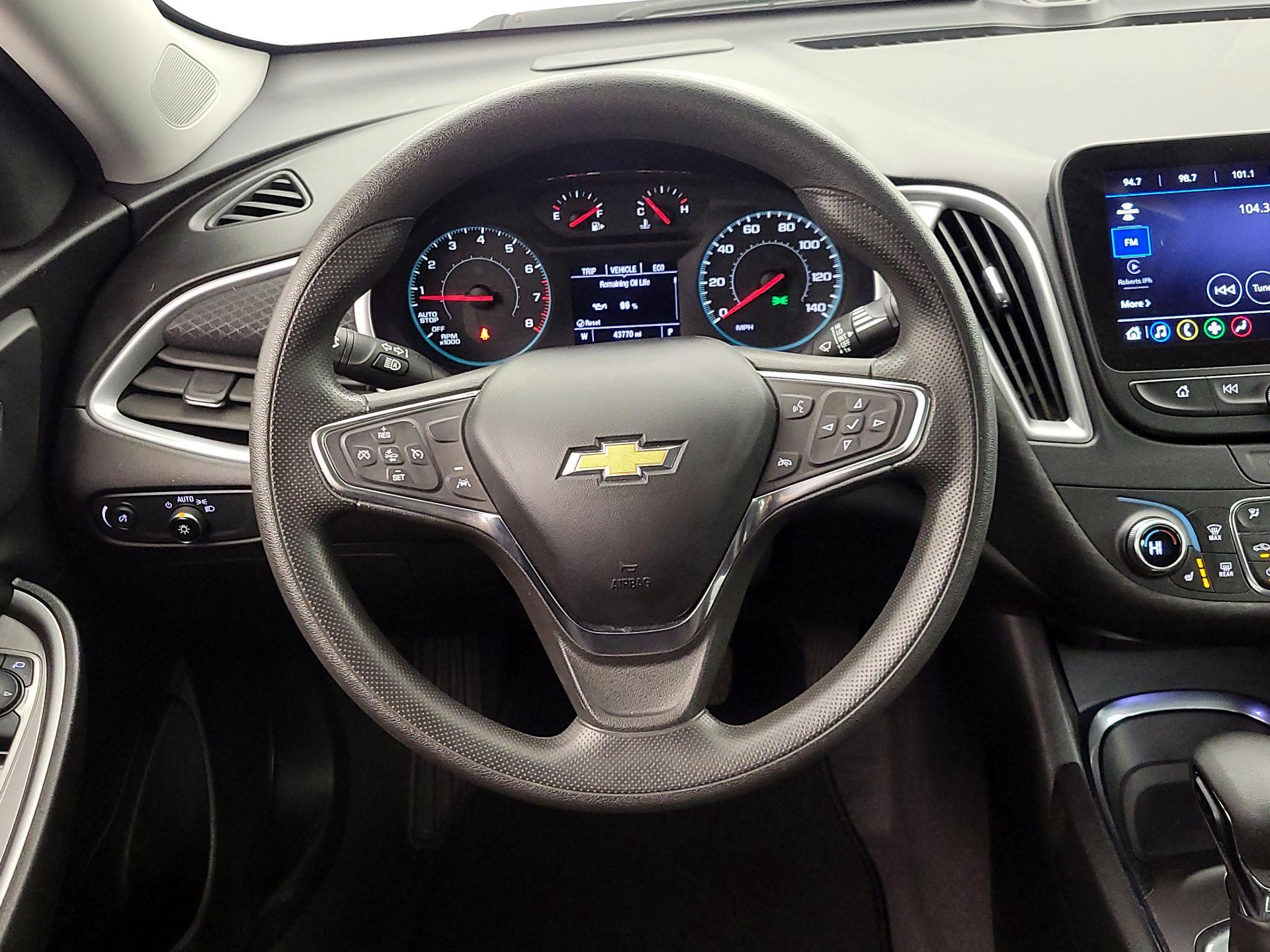 Thumbnail: 2023 Chevrolet Malibu - 10