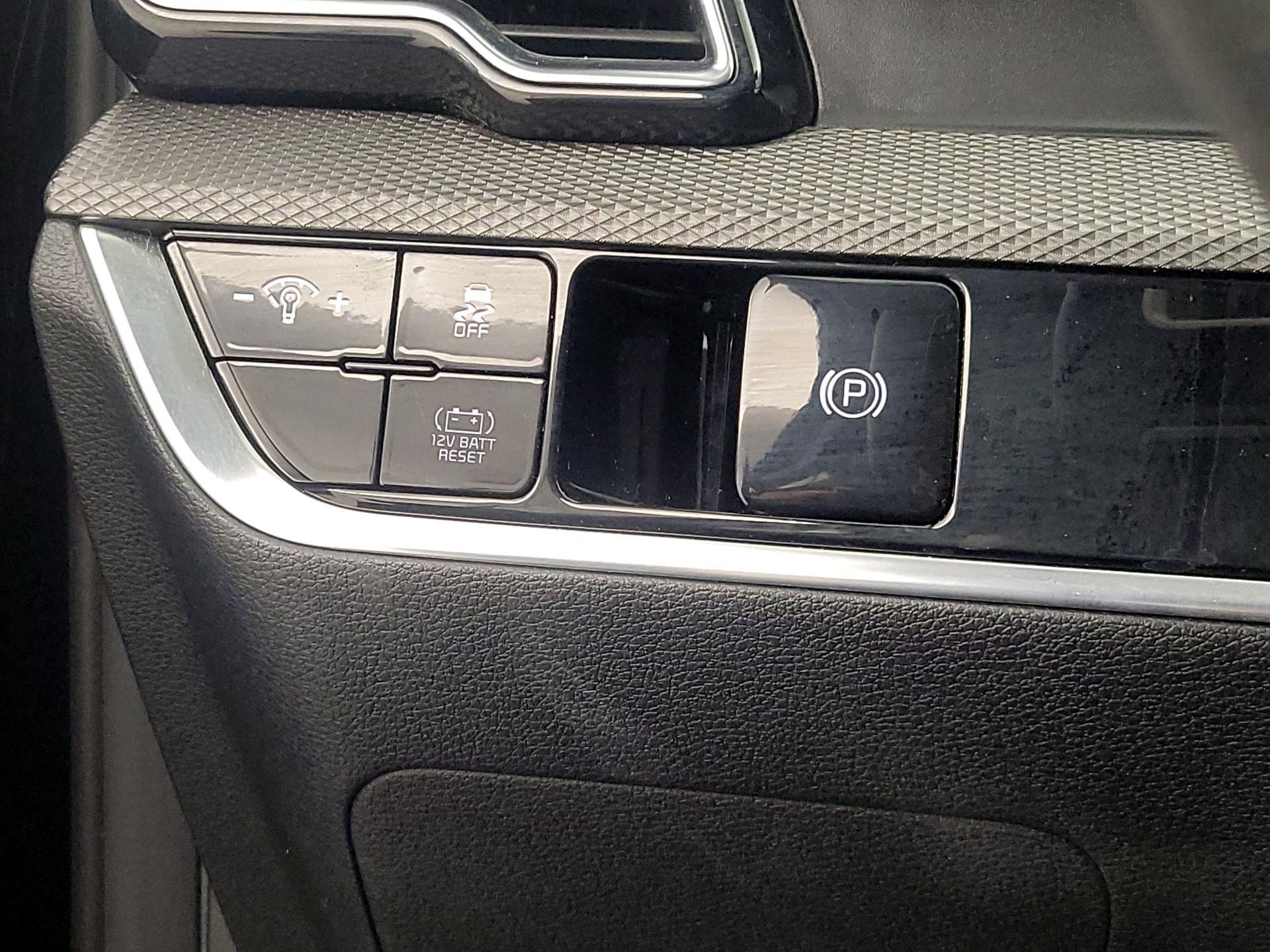 Thumbnail: 2023 Kia Sportage - 13