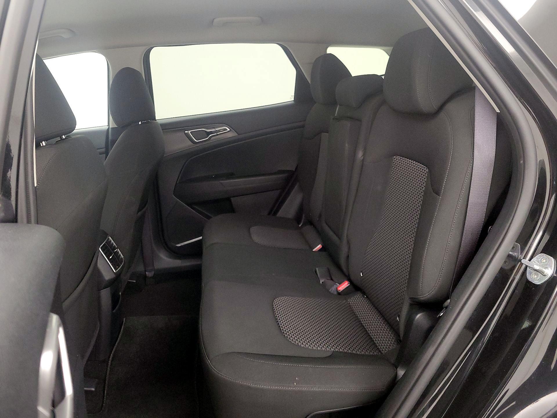 Thumbnail: 2023 Kia Sportage - 19