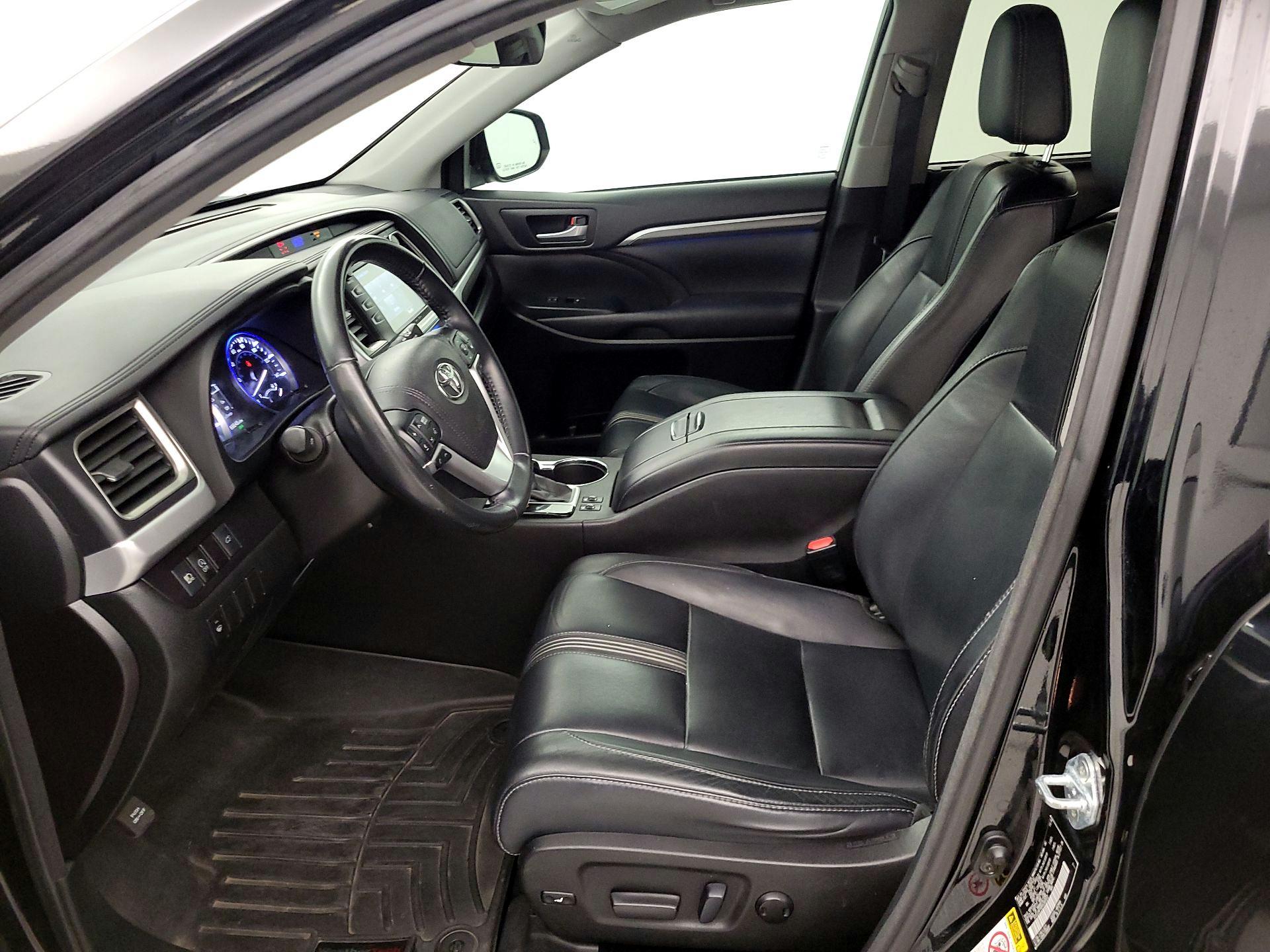 Thumbnail: 2017 Toyota Highlander - 11